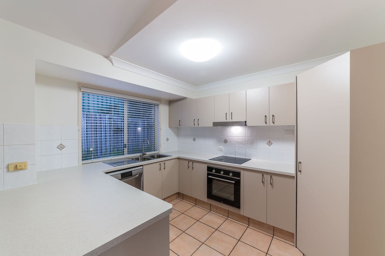 6 Stephens Street, Upper Coomera QLD 4209, Upper Coomera - Thumbnail 3