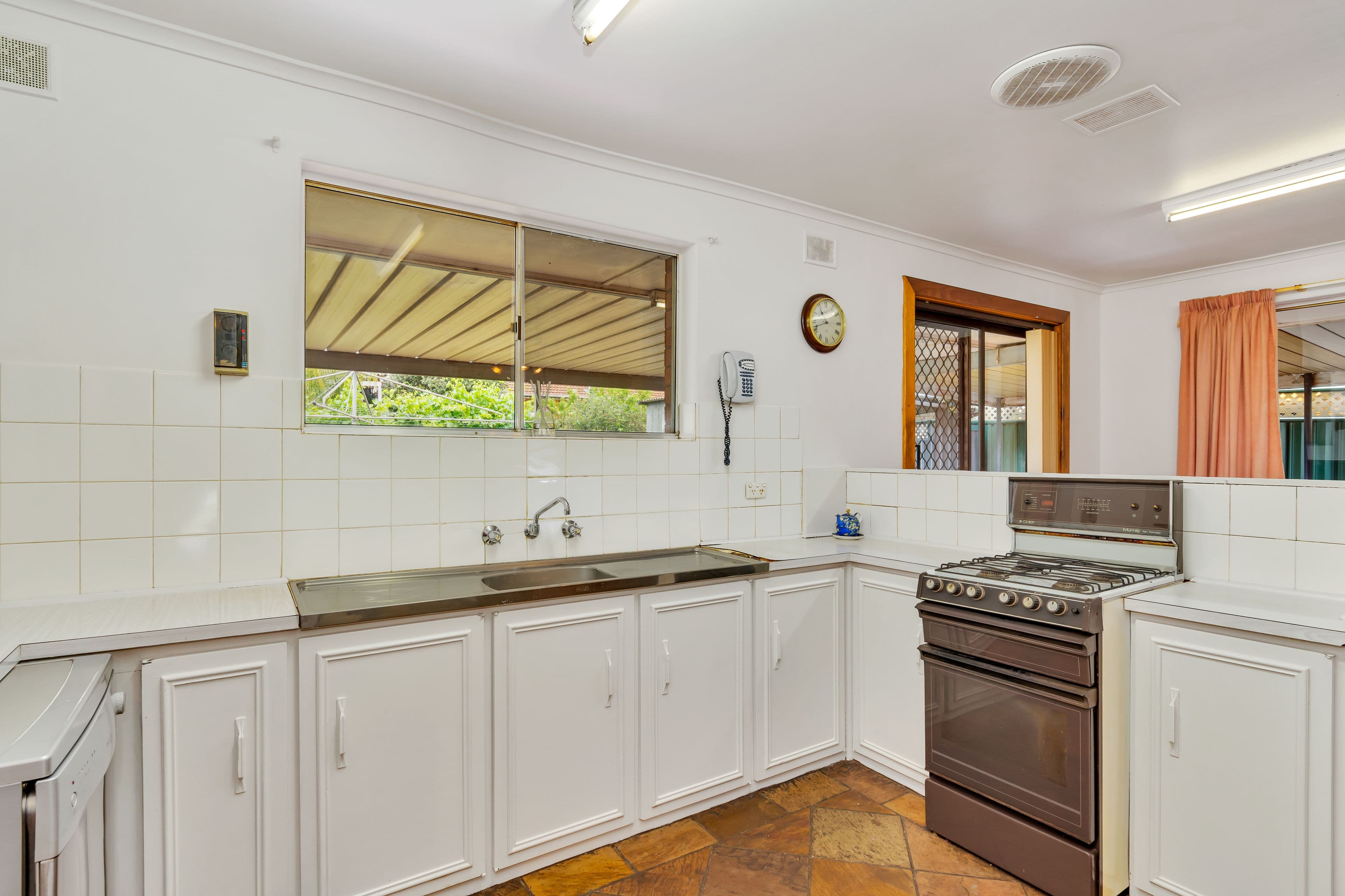 18 Balkara Road, Para Hills West SA 5096, Para Hills West - Thumbnail 2