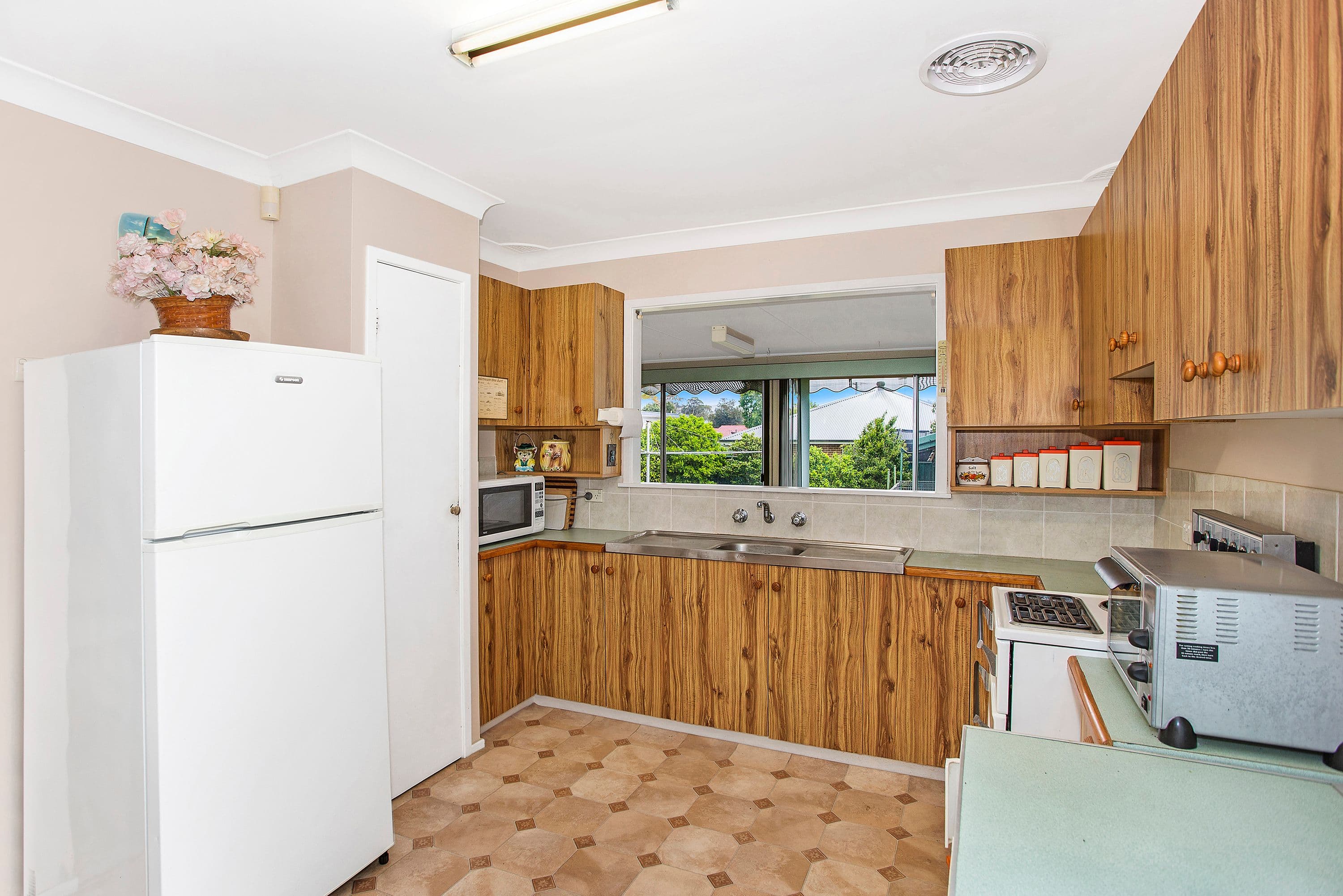 23 Shortland Avenue, Killarney Vale - Thumbnail 3