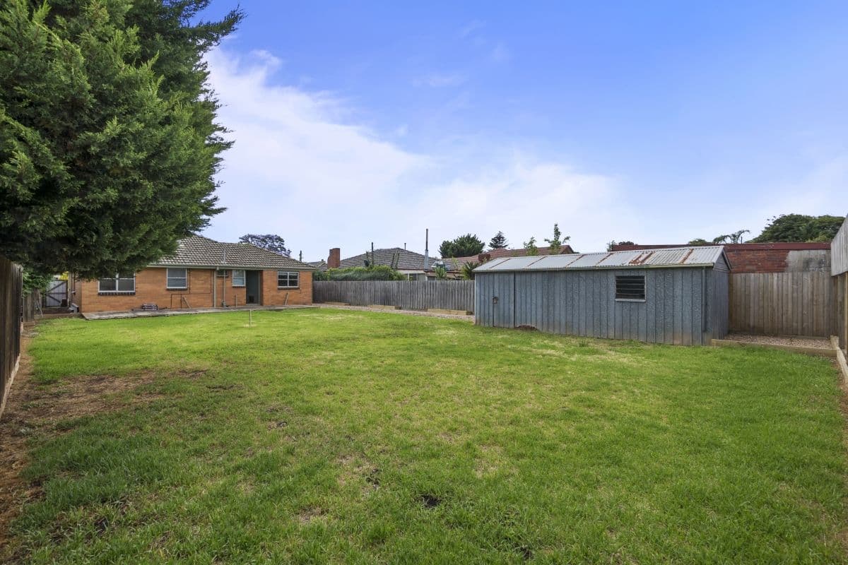 11 Leigh Street, Werribee VIC 3030, Werribee - Thumbnail 8
