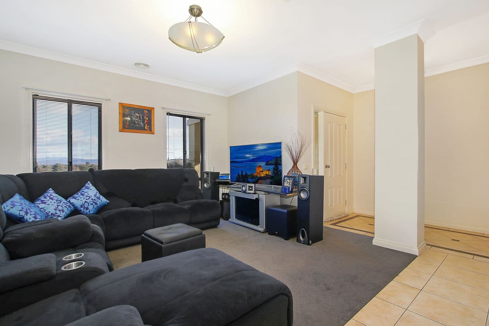 26 Darrambal Drive, Springdale Heights - Thumbnail 3