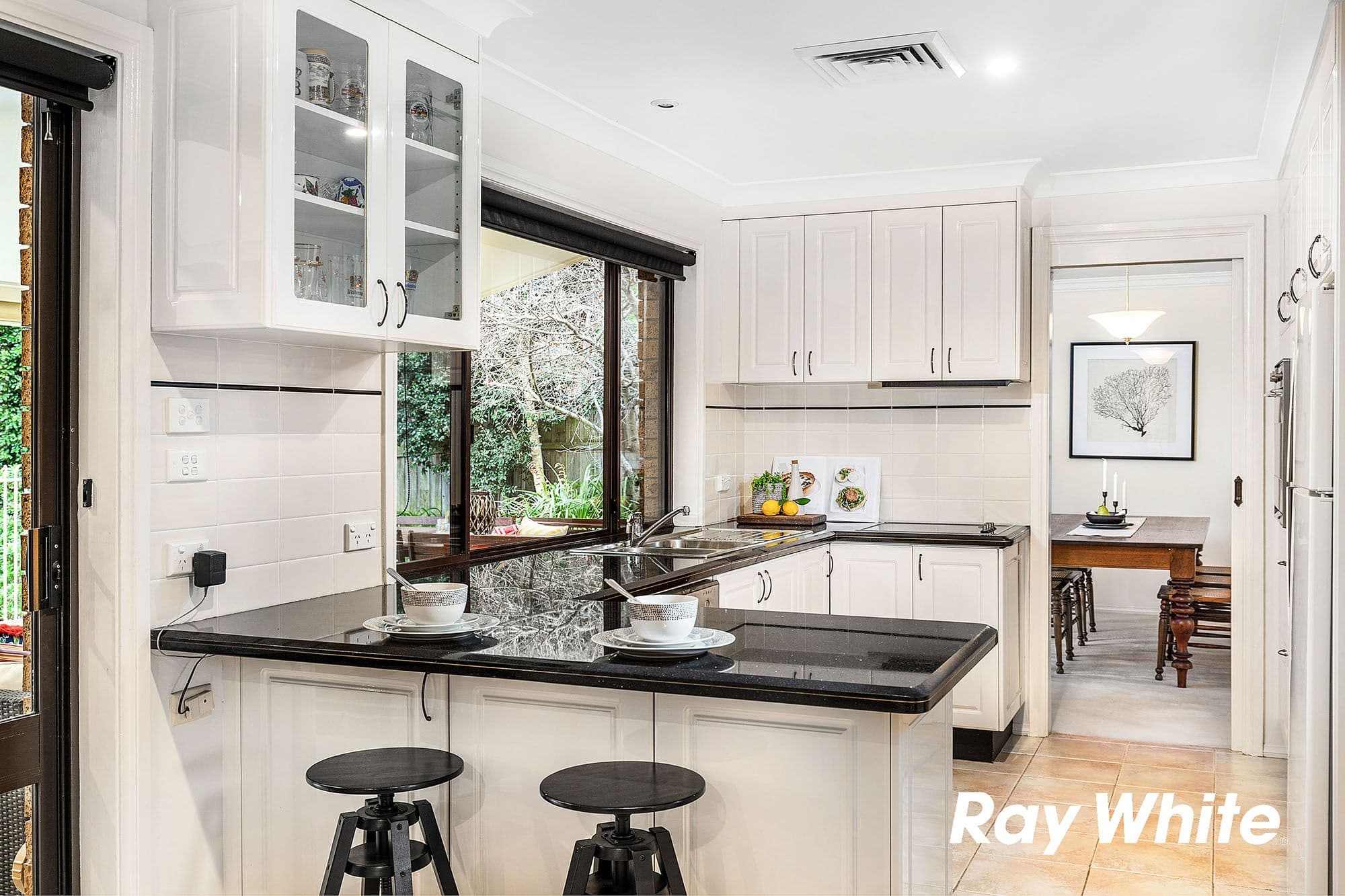 27 Chiltern Crescent, Castle Hill - Thumbnail 7