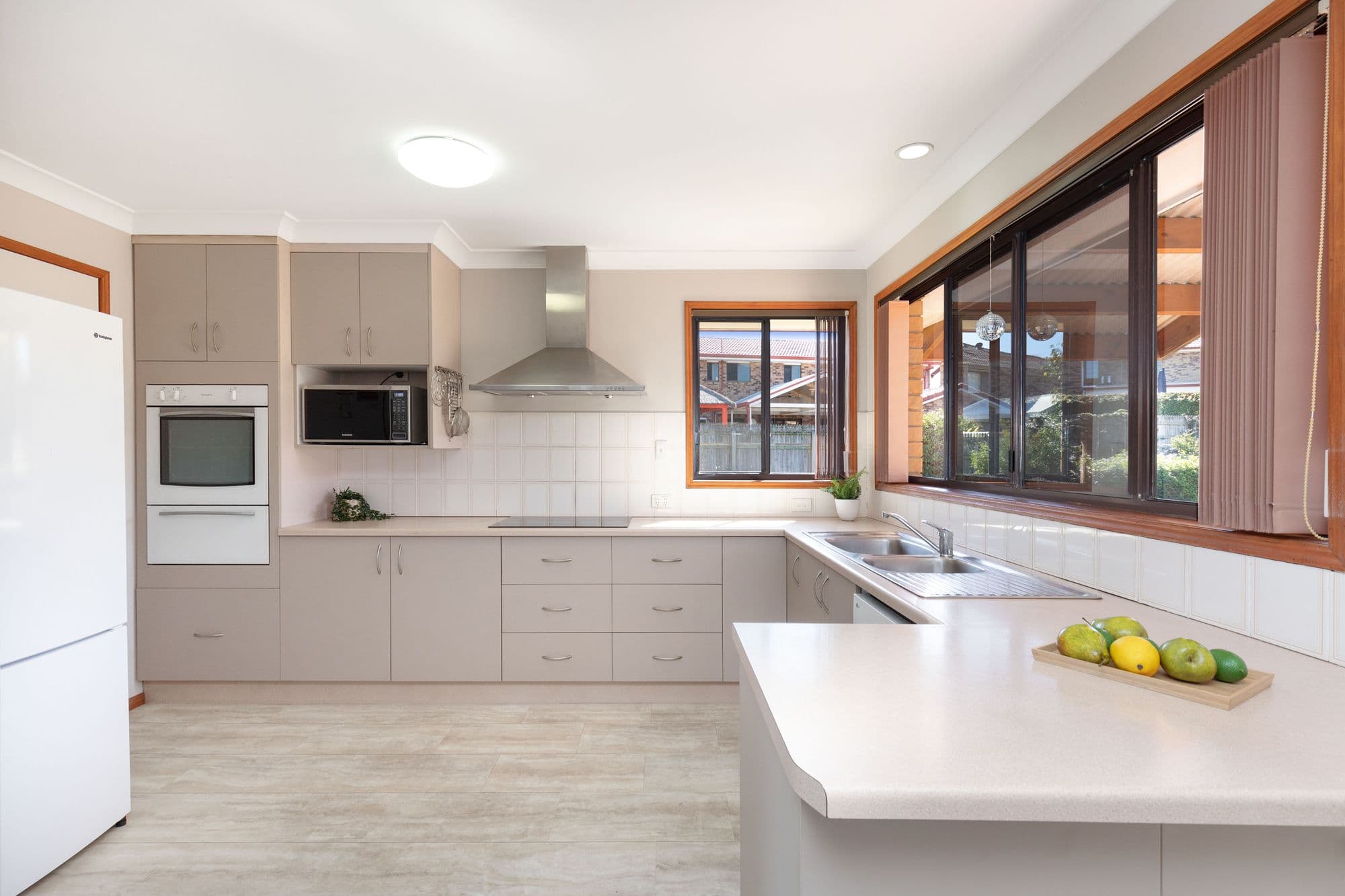 111 Kilmorey Street, Carindale QLD 4152, Carindale - Thumbnail 2