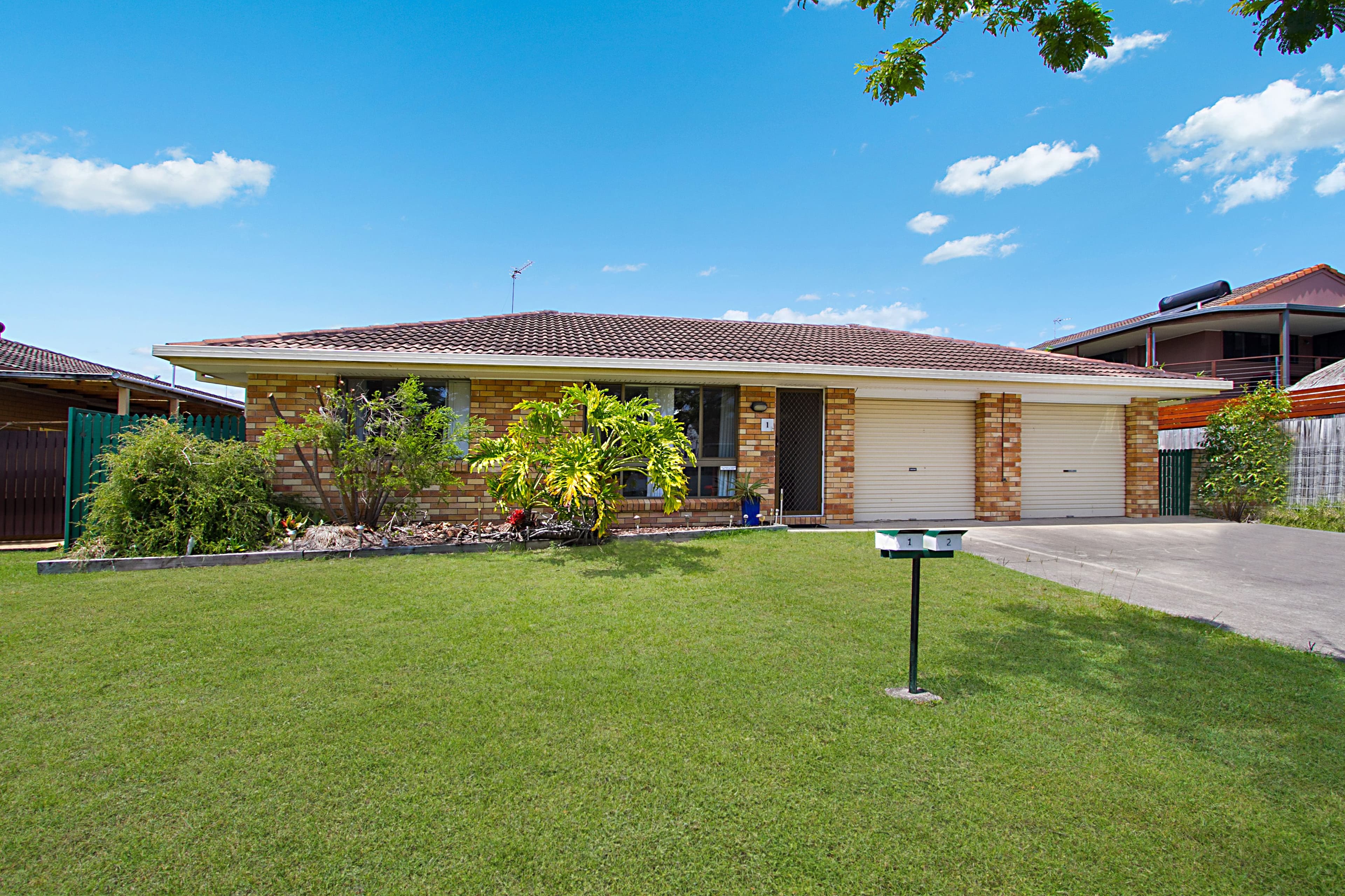 8 Peacock Place, Burleigh Waters QLD 4220, Burleigh Waters - Thumbnail 2