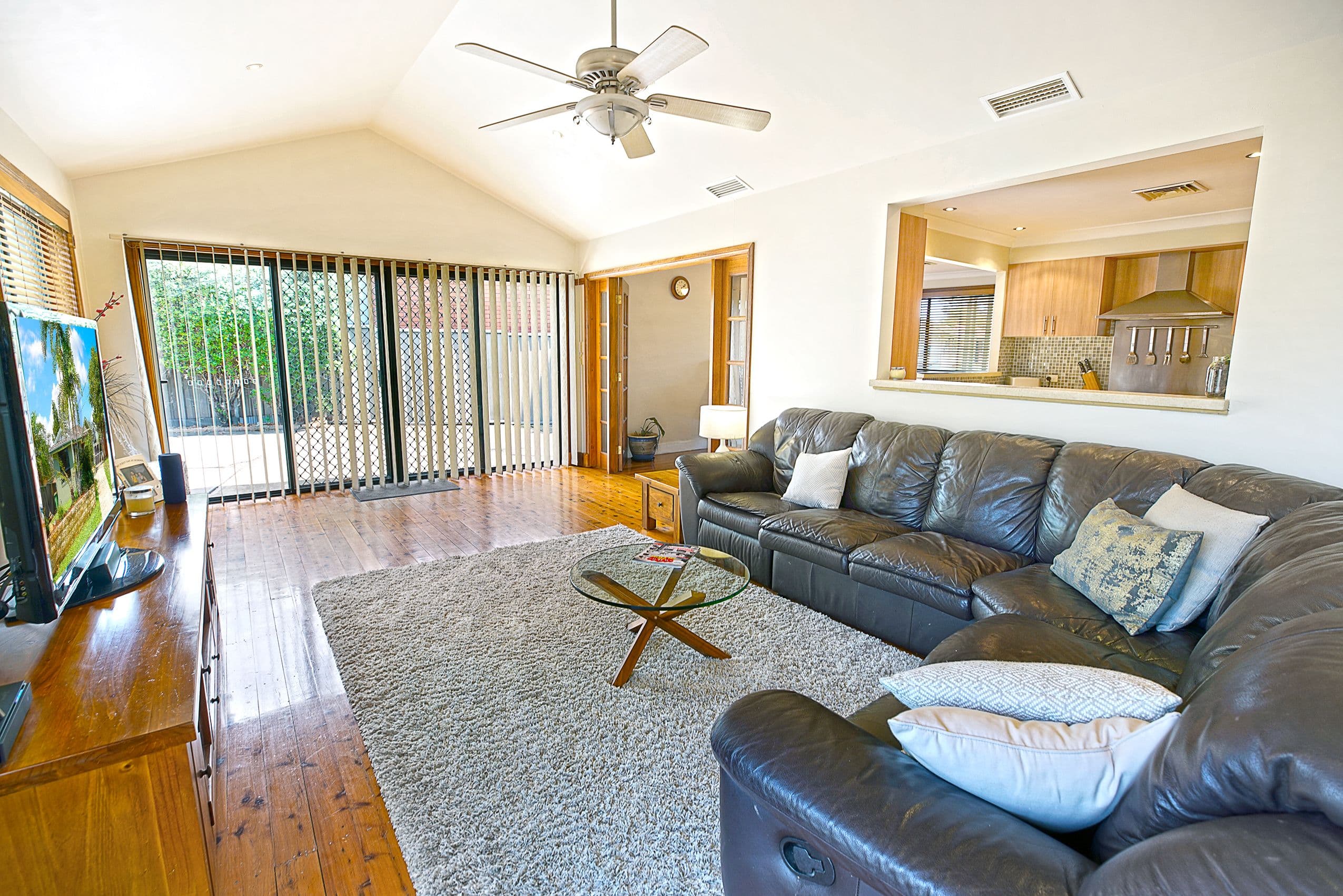 32 Sutton Road, Cambridge Park - Thumbnail 2