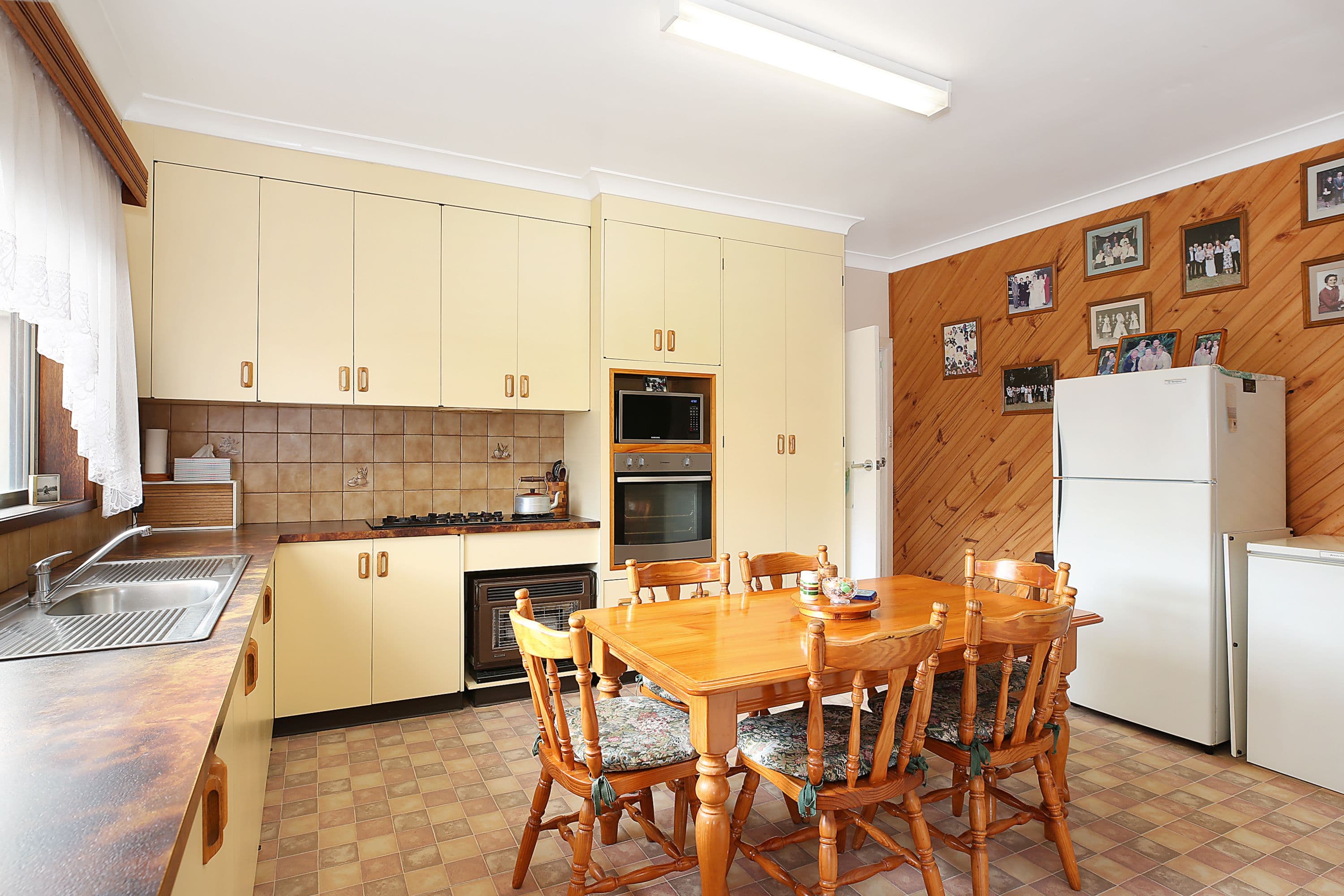 10 Stirling Street, Cobden VIC 3266, Cobden - Thumbnail 3