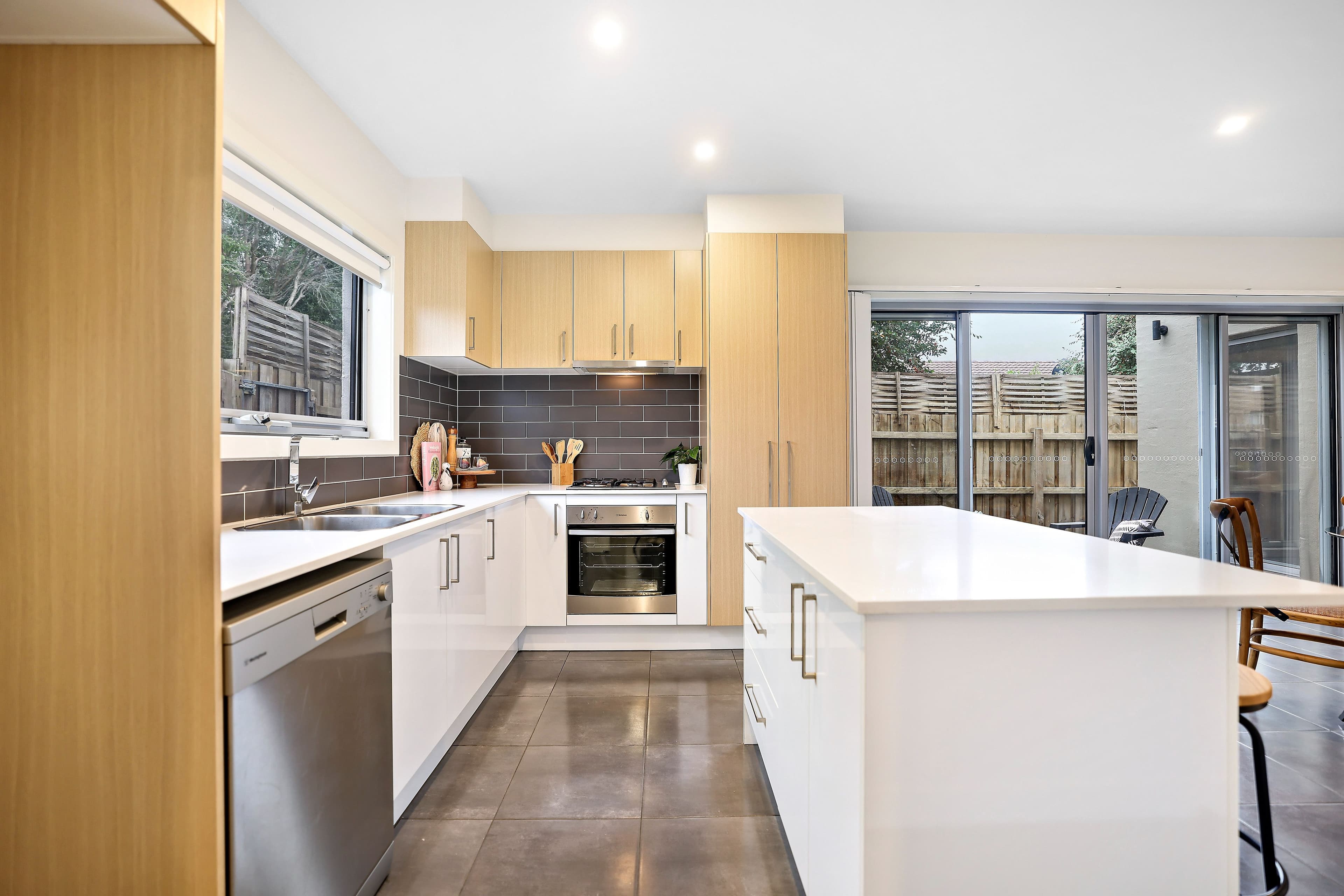 23 Lewis Street, Frankston VIC 3199, Frankston - Thumbnail 2