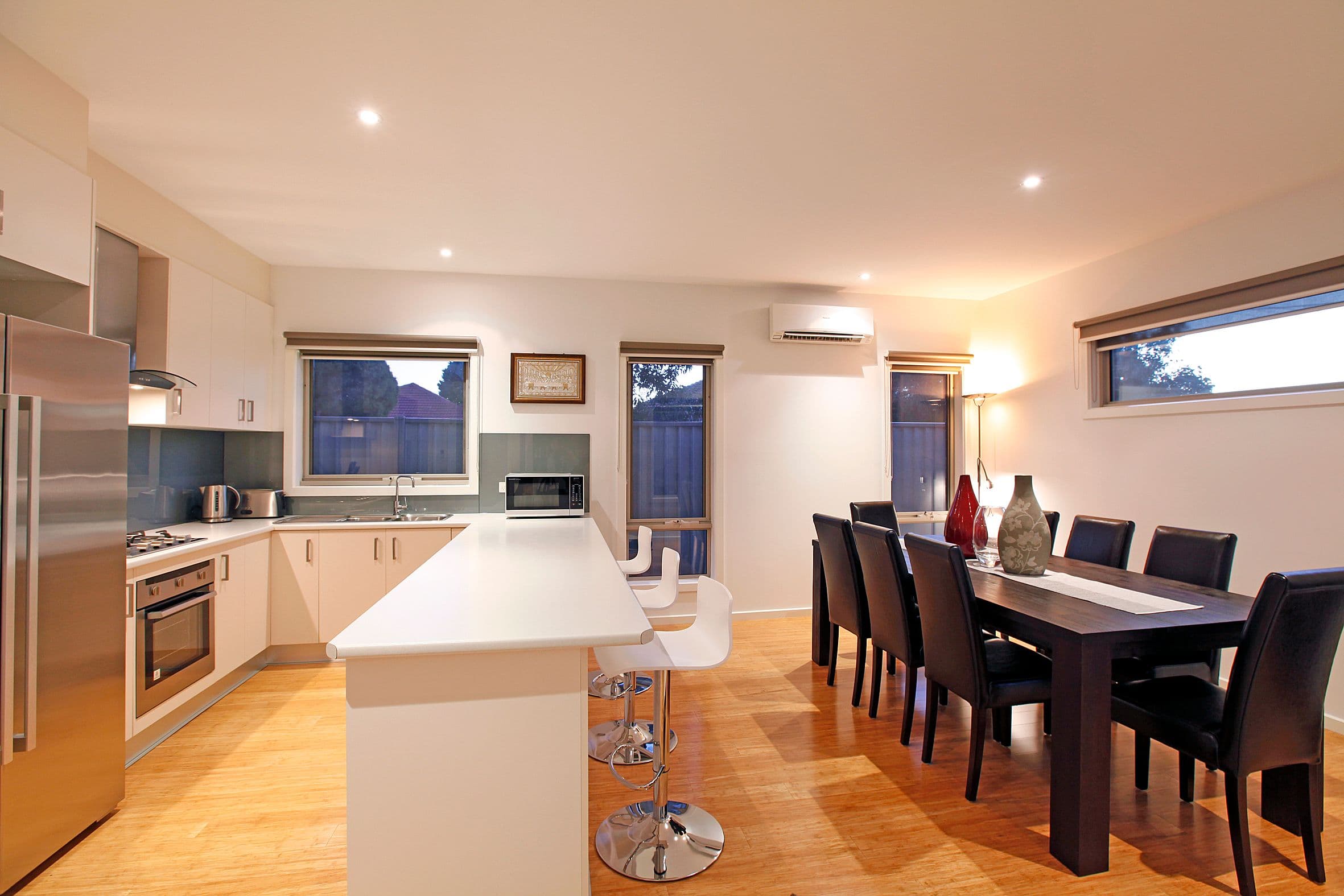 2 Robins Avenue, Reservoir VIC 3073, Reservoir - Thumbnail 6