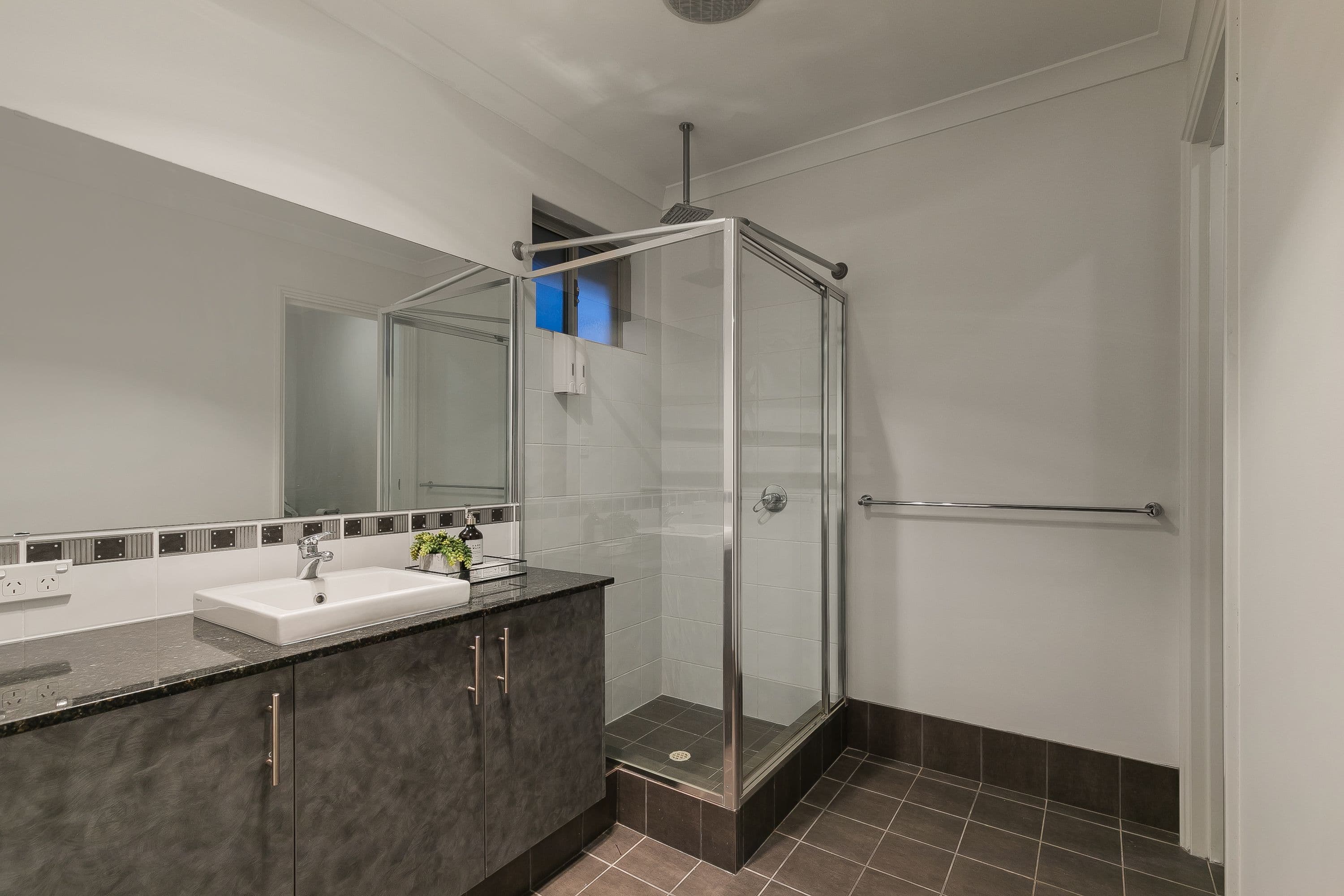 8 Parnell Way, Canning Vale WA 6155, Canning Vale - Thumbnail 4