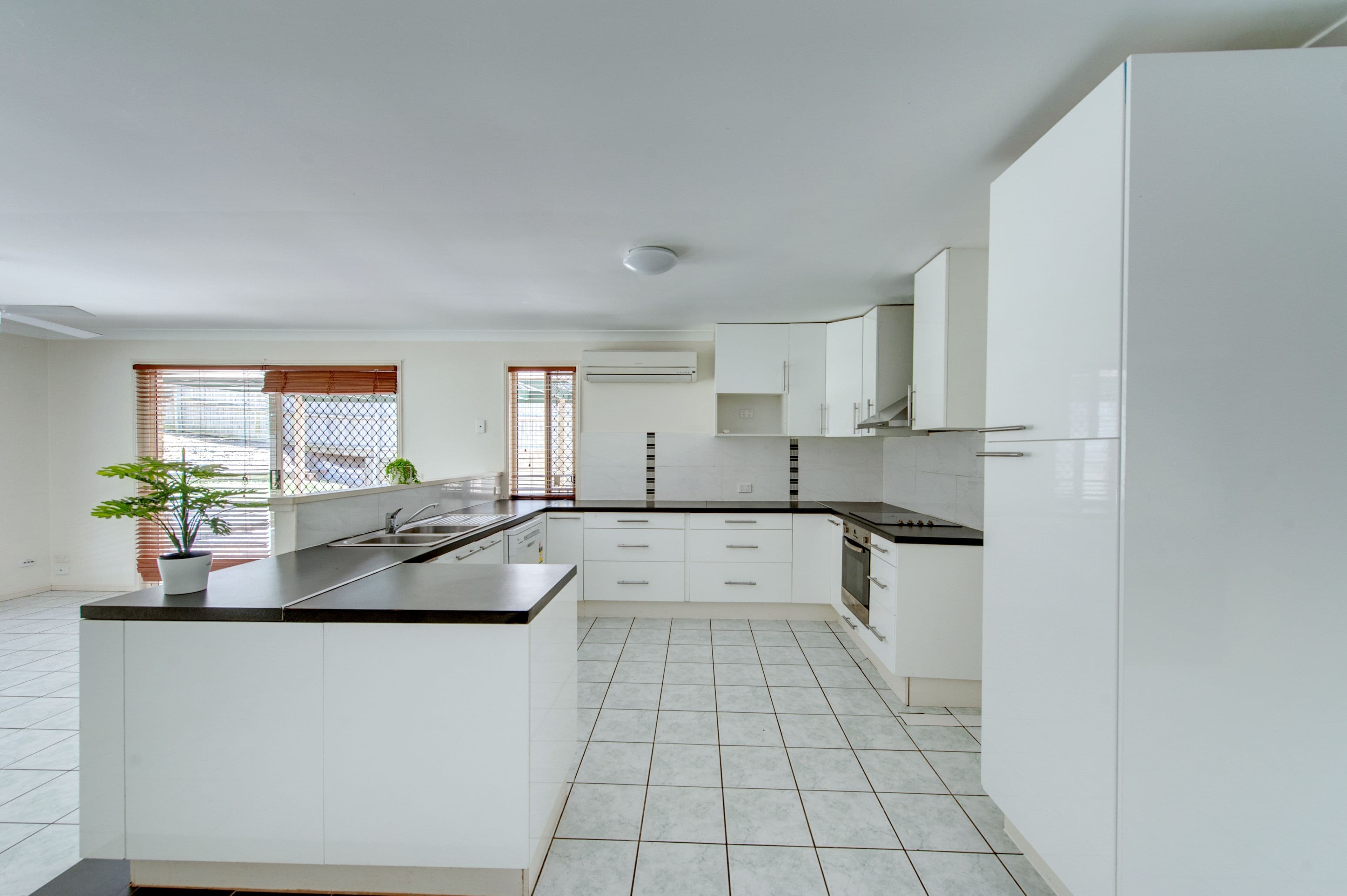 18 Windsor Place, Forest Lake QLD 4078, Forest Lake - Thumbnail 6