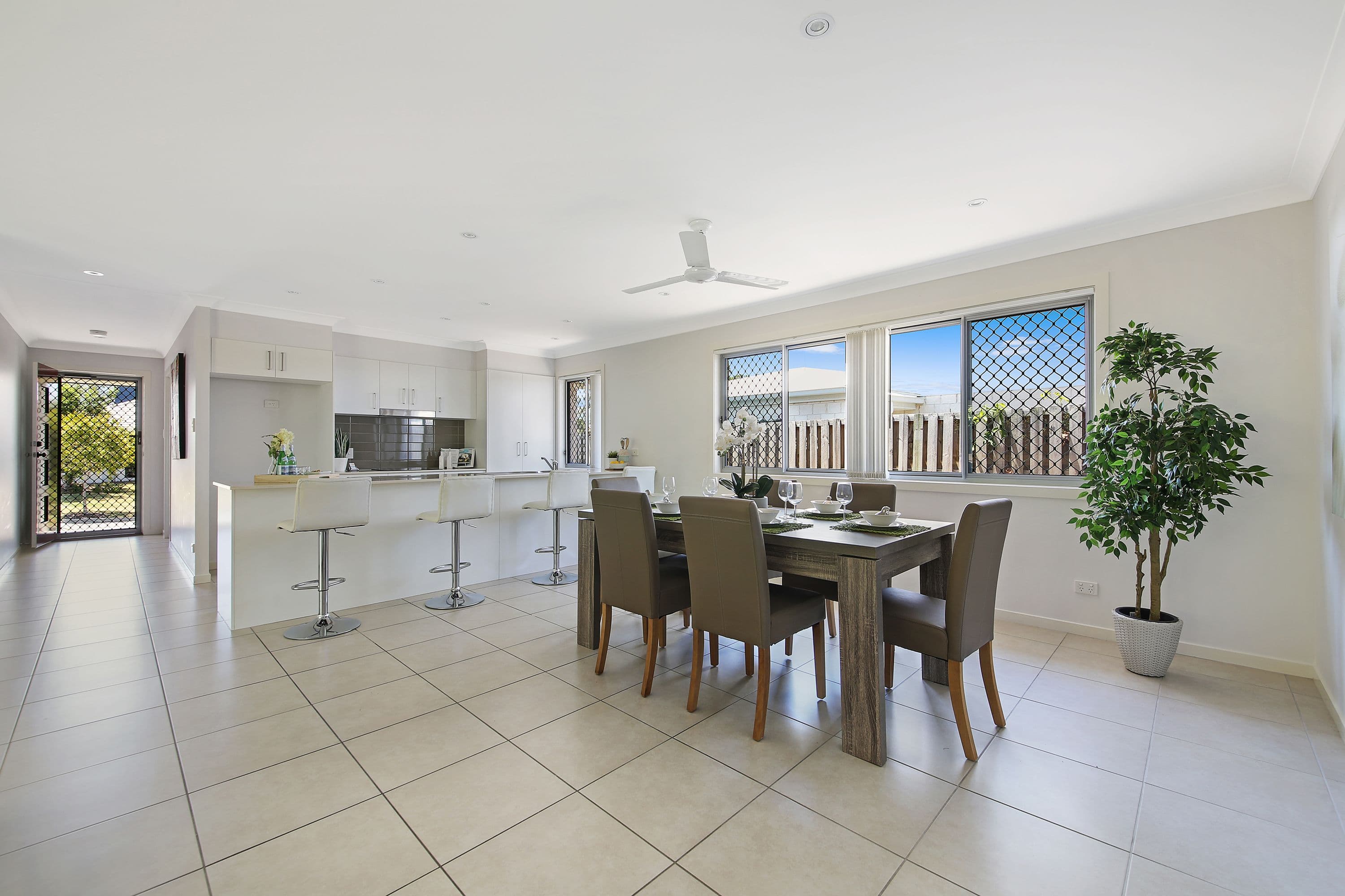 4 Sunbird Court, Elanora QLD 4221, Elanora - Thumbnail 5