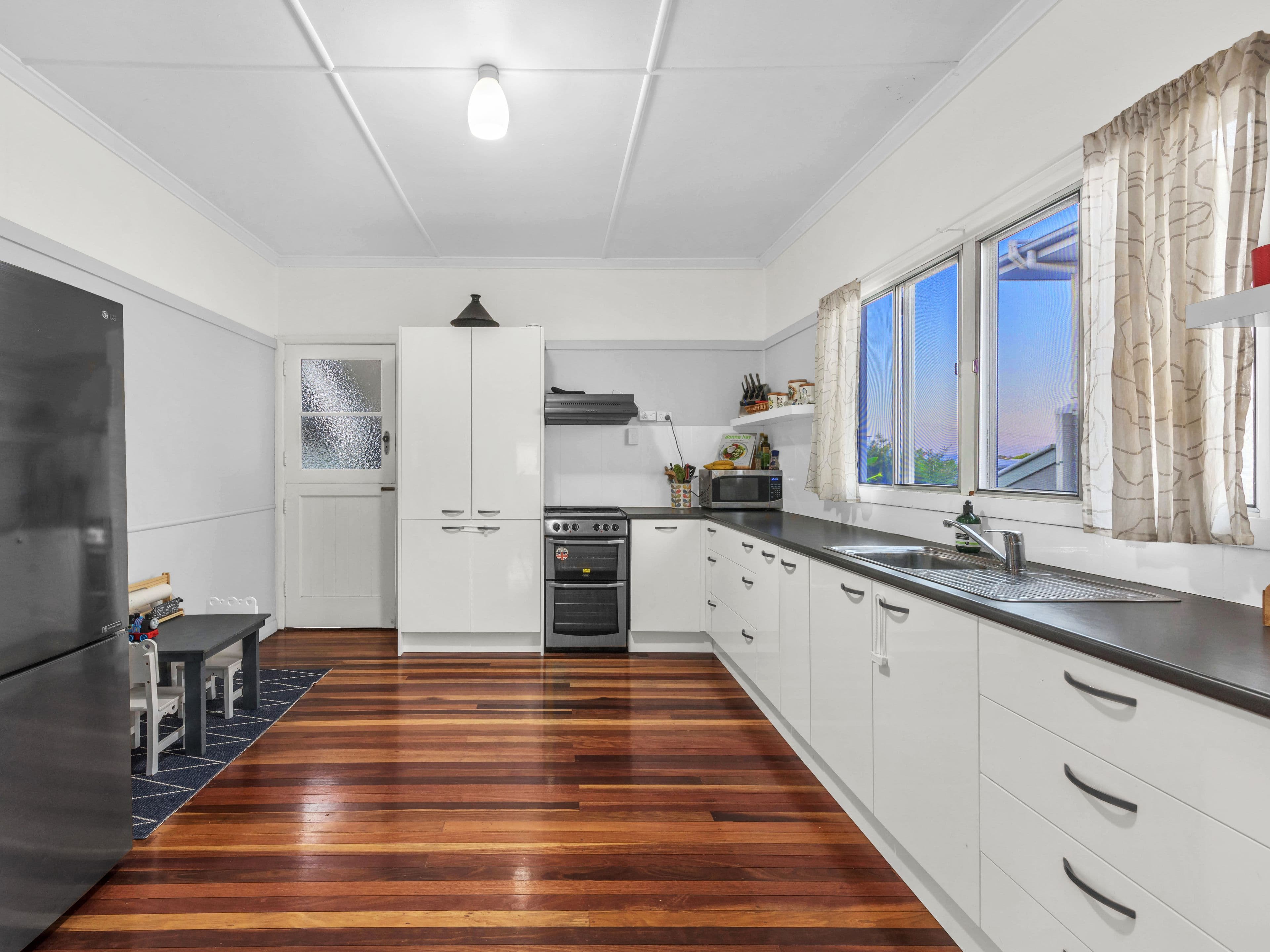 132 Erica Street, Cannon Hill QLD 4170, Cannon Hill - Thumbnail 4