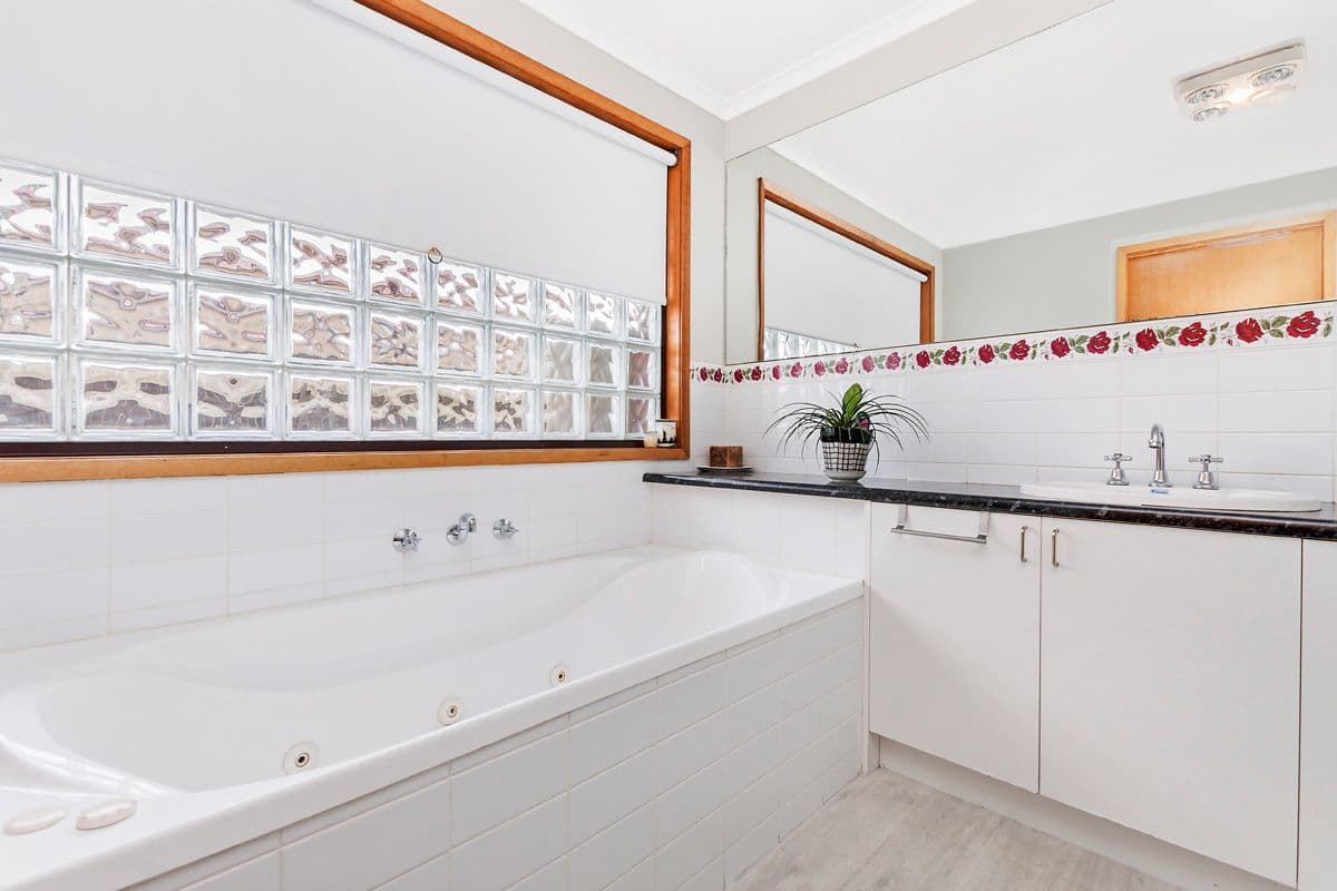 14 Carmell Drive, Warrnambool VIC 3280, Warrnambool - Thumbnail 8