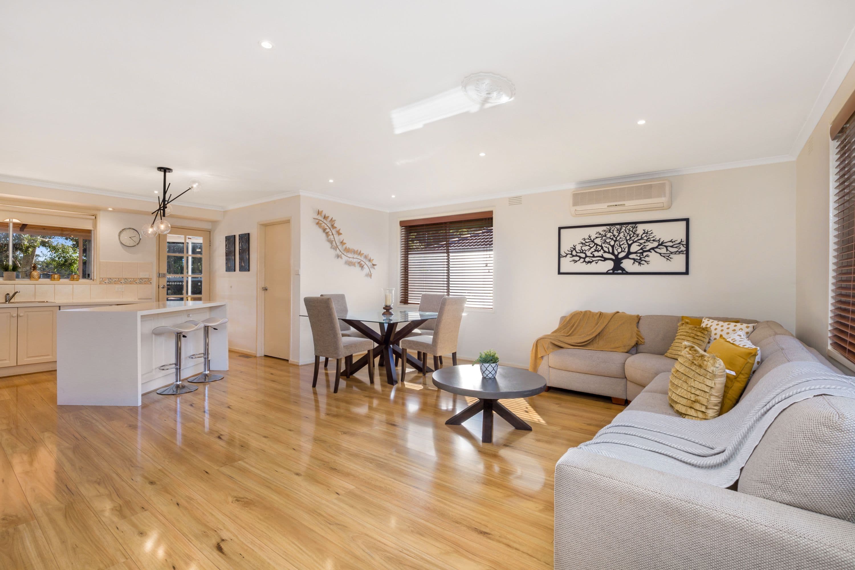 10 Peter Drive, Ferntree Gully VIC 3156, Ferntree Gully - Thumbnail 2
