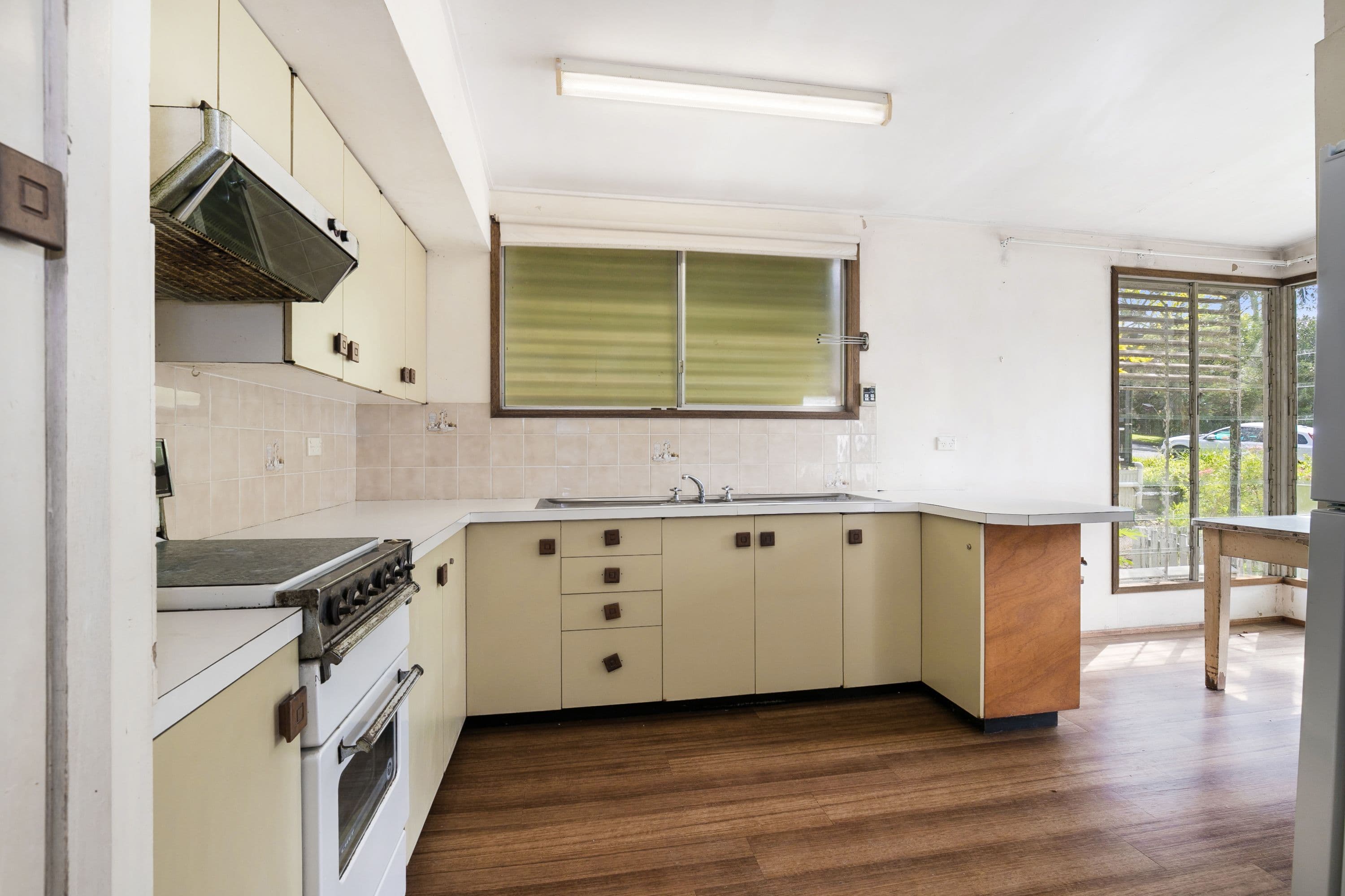 8 Outlook Crescent, Bardon QLD 4065, Bardon - Thumbnail 6