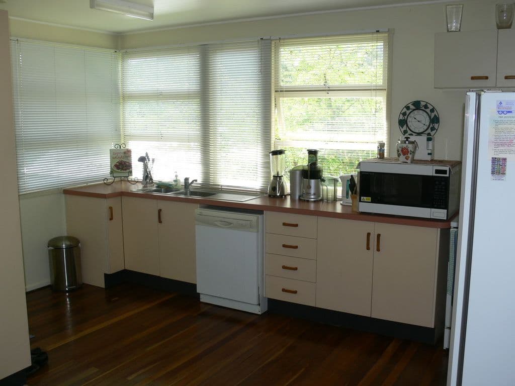 17 Barbour Street, Esk QLD 4312, Esk - Thumbnail 3