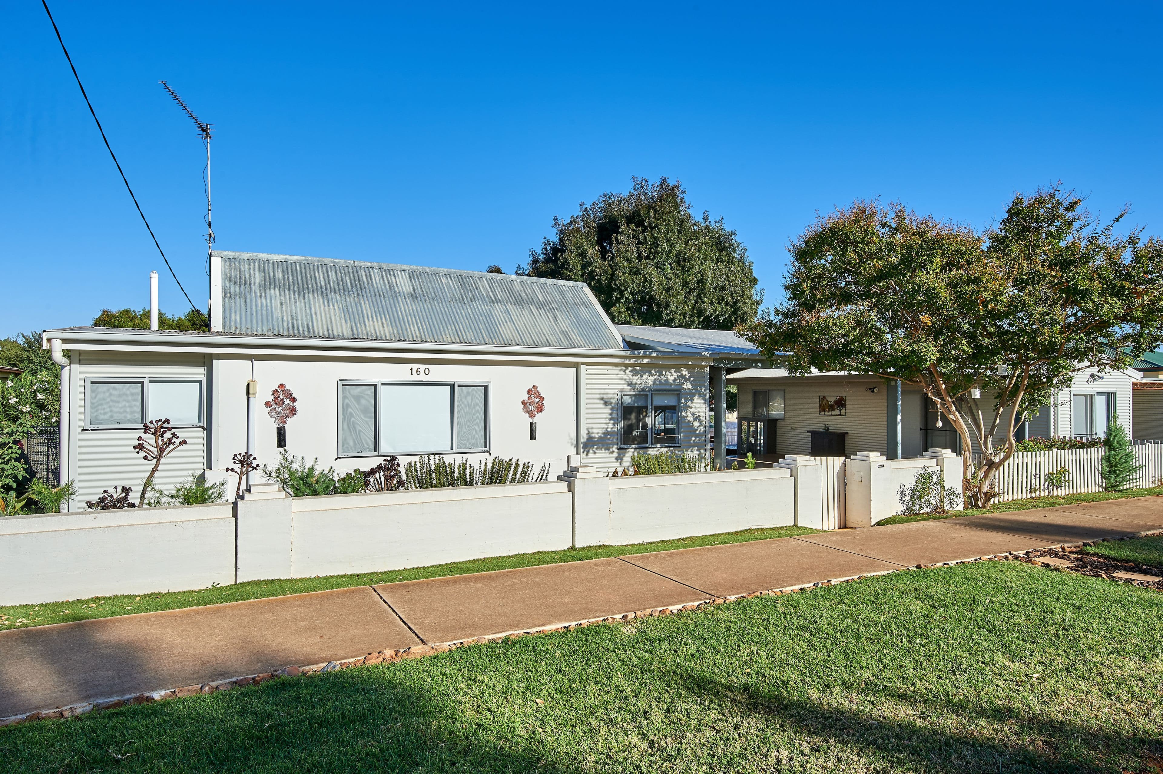 160 Cowabbie Street, Coolamon - Thumbnail 3