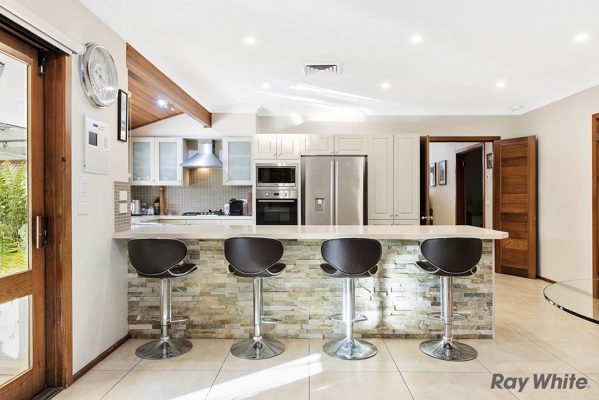 10 Strathcarron Avenue, Castle Hill - Thumbnail 6