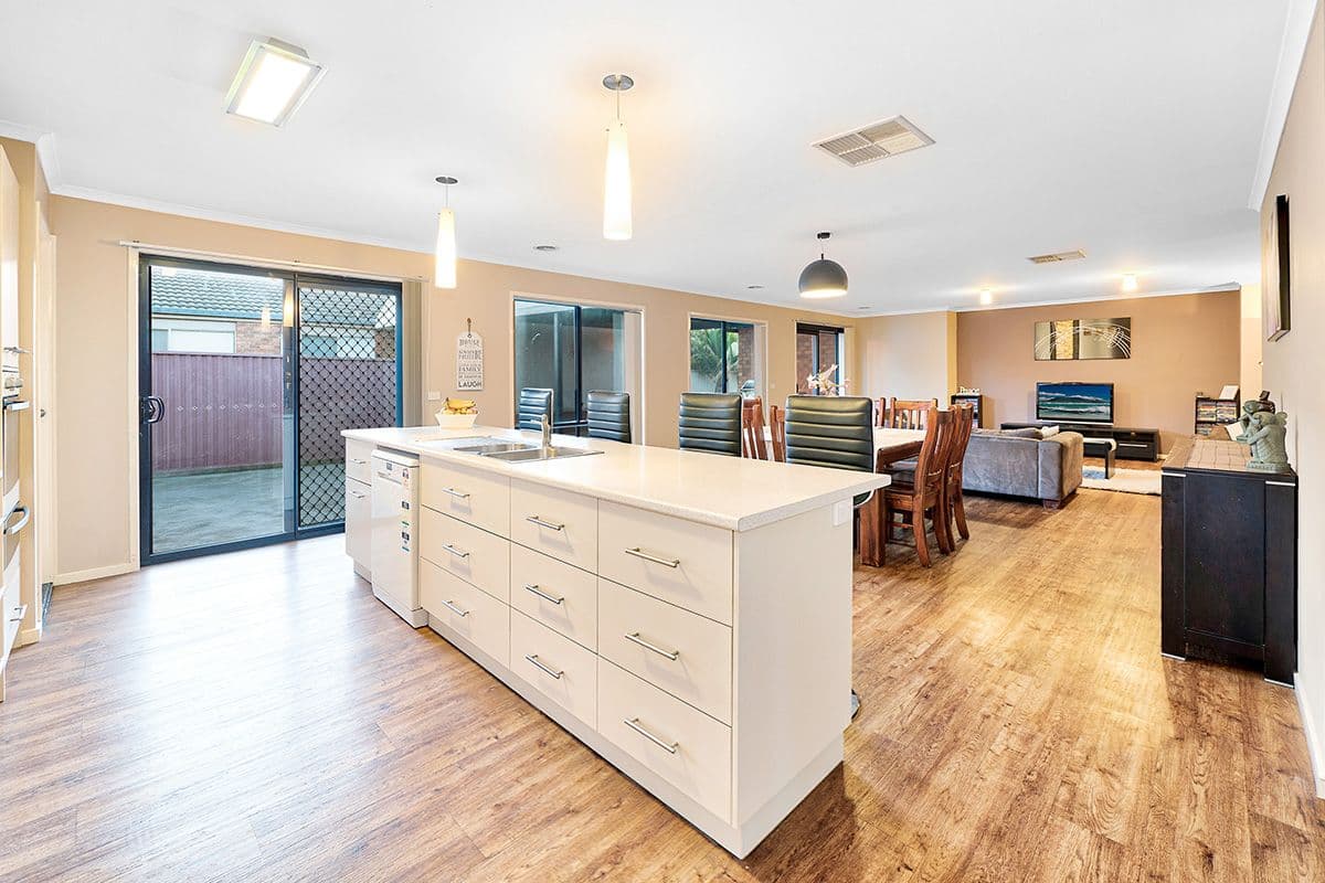 24 Gatehouse Parade, Cranbourne East VIC 3977, Cranbourne East - Thumbnail 7