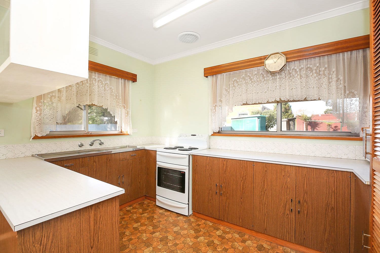 39 Silvester Street, Cobden VIC 3266, Cobden - Thumbnail 3