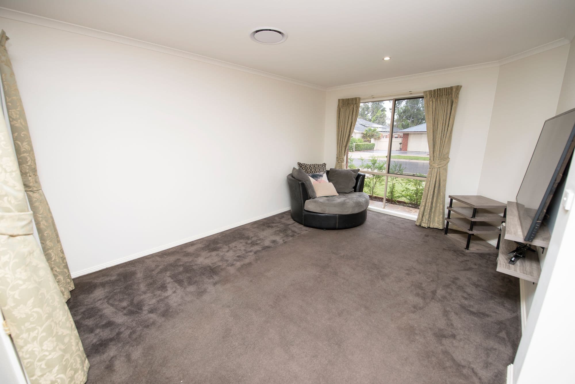 26 Village Way, Swan Hill VIC 3585, Swan Hill - Thumbnail 2