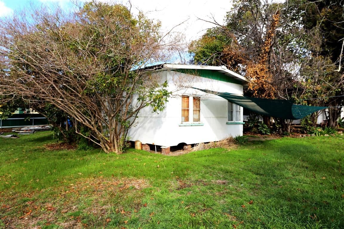 43 Lynch Street, Adelong - Thumbnail 3