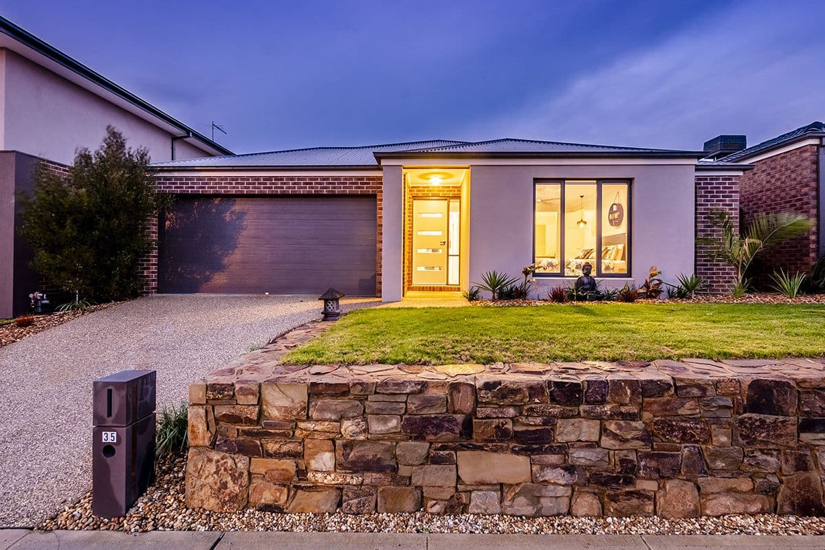 35 Viewbright Road, Clyde North VIC 3978, Clyde North - Image 1