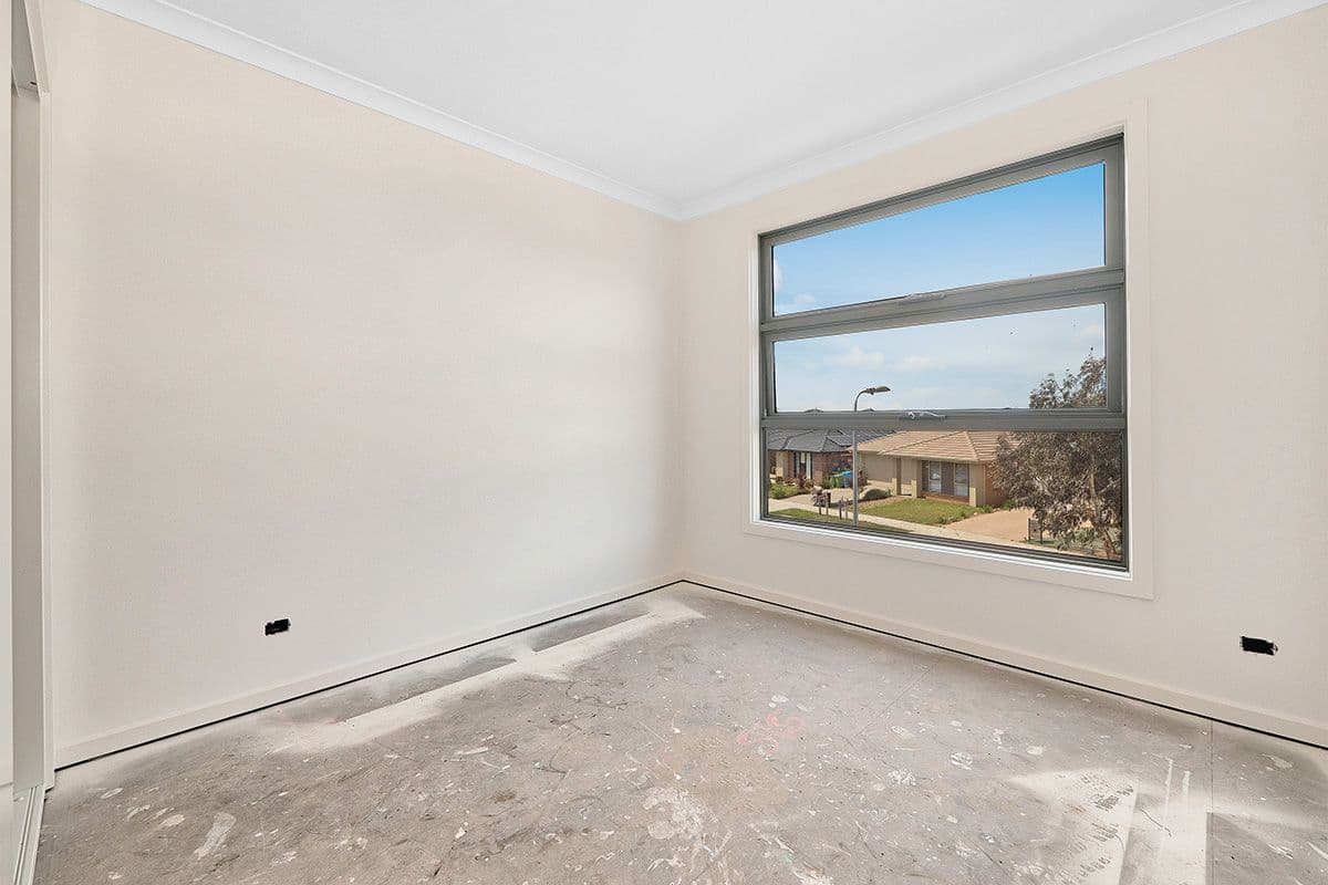 15 Lanthorn Crescent, Cranbourne East VIC 3977, Cranbourne East - Thumbnail 6