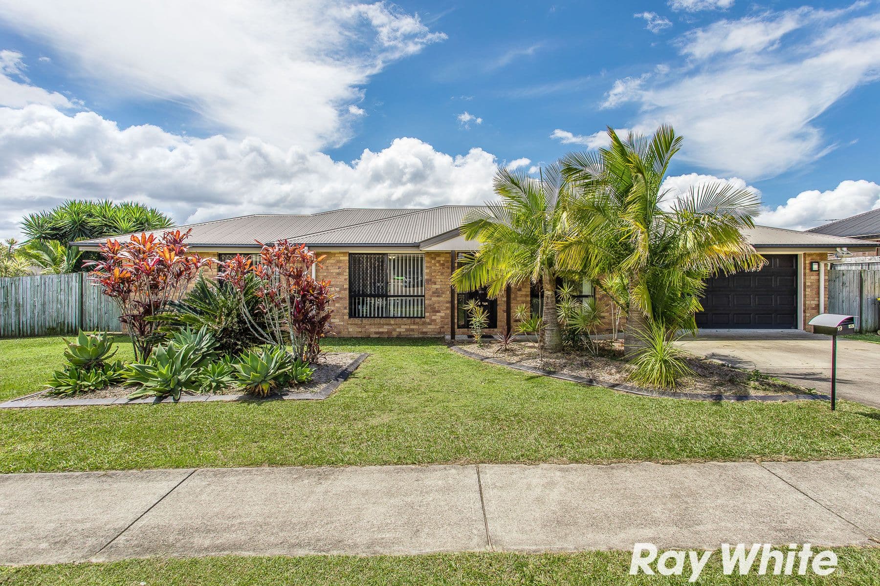 19 Denson Street, Morayfield QLD 4506, Morayfield - Thumbnail 2