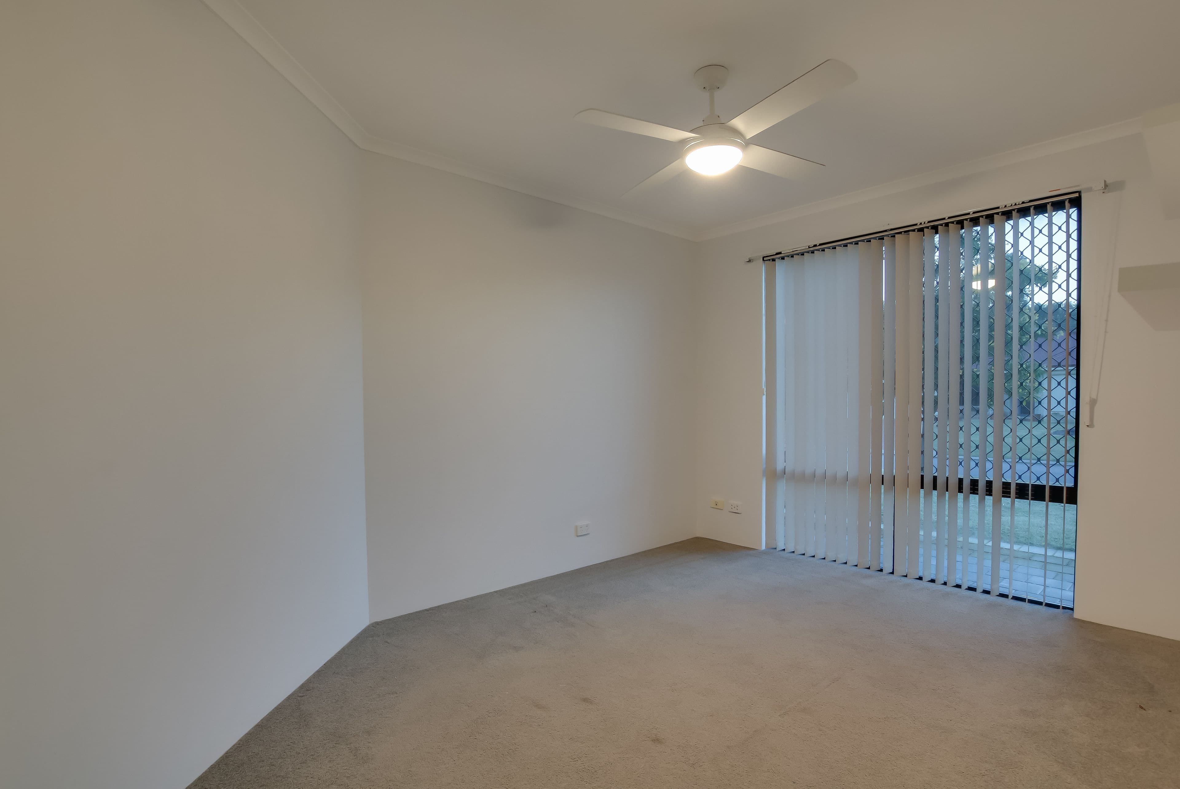 33 Phar Lap Road, Wattle Grove WA 6107, Wattle Grove - Thumbnail 3