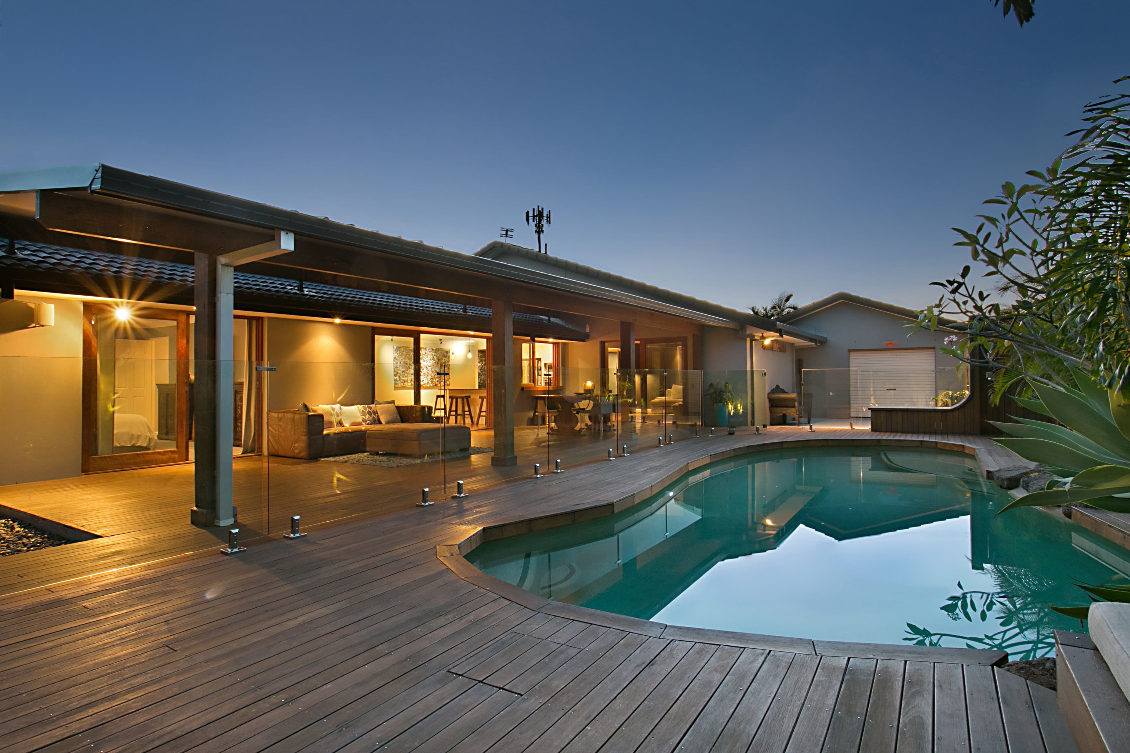 16 Karabella Court, Mermaid Waters QLD 4218, Mermaid Waters - Thumbnail 2