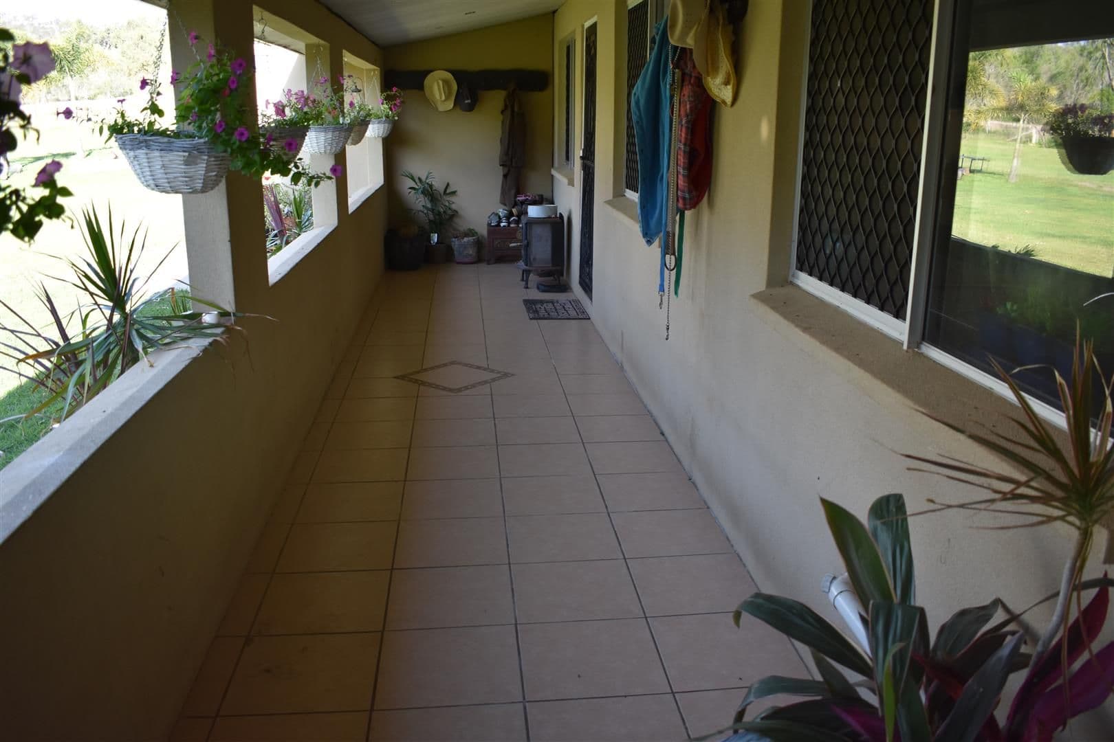 13 Smalls Road, Mount Morgan QLD 4714, Mount Morgan - Thumbnail 4