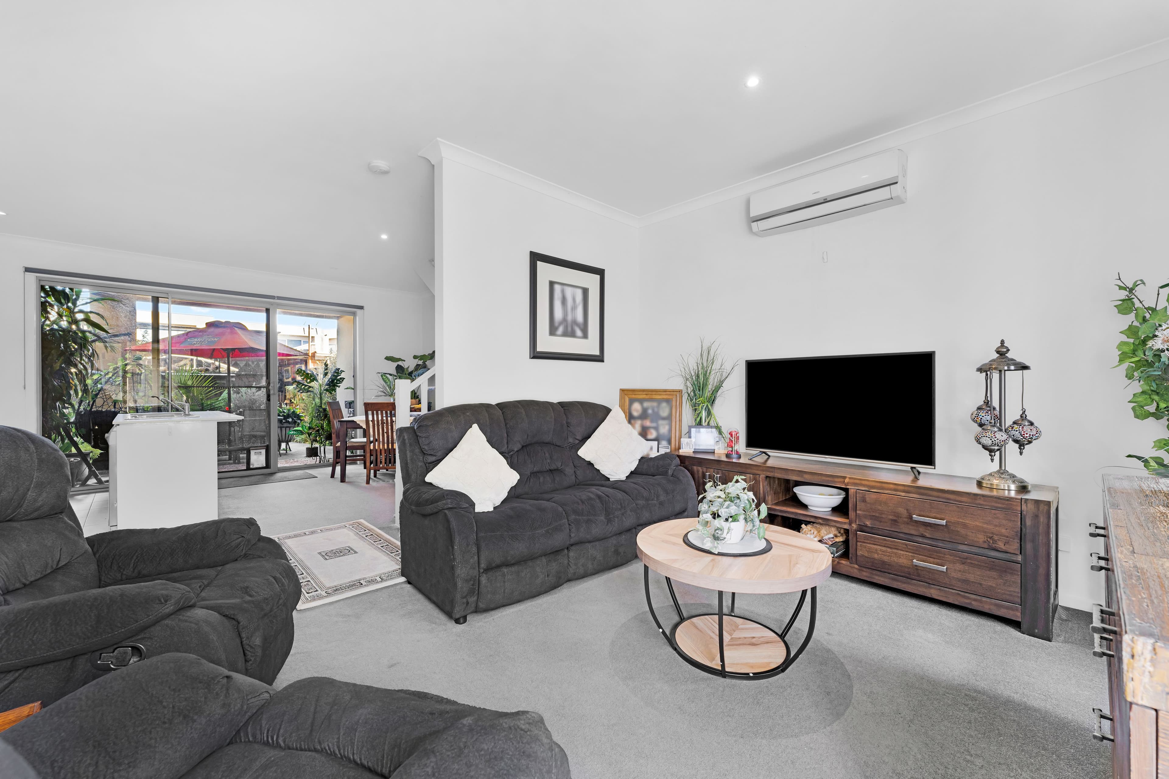9 Nanea Path, Cranbourne VIC 3977, Cranbourne - Thumbnail 2