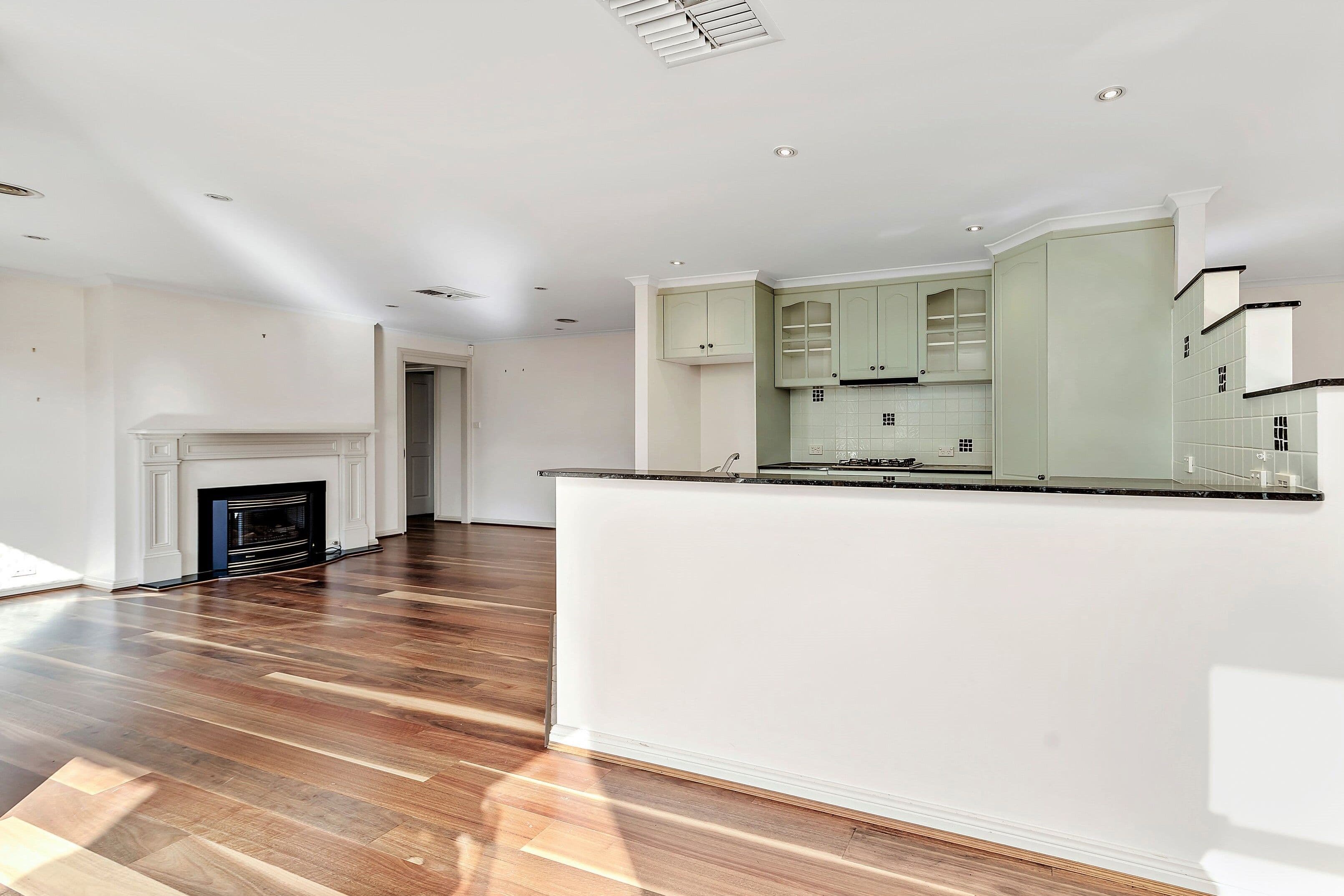 2 Warburton Street, Narrabundah ACT 2604, Narrabundah - Thumbnail 6