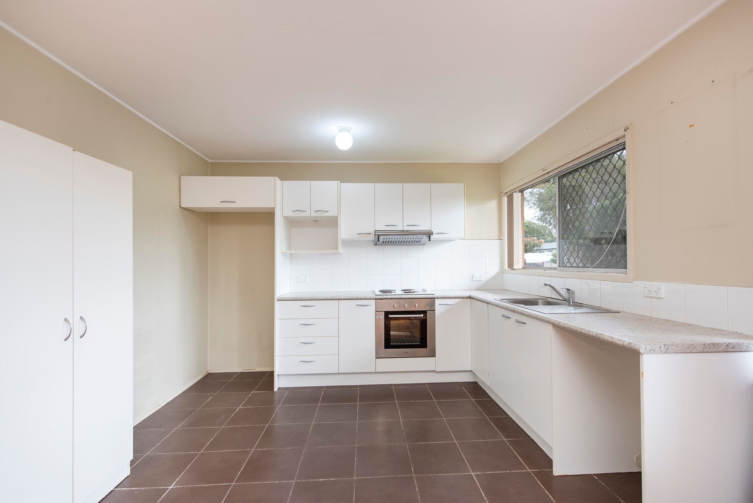 60 Ellen Street, Kingston QLD 4114, Kingston - Thumbnail 7