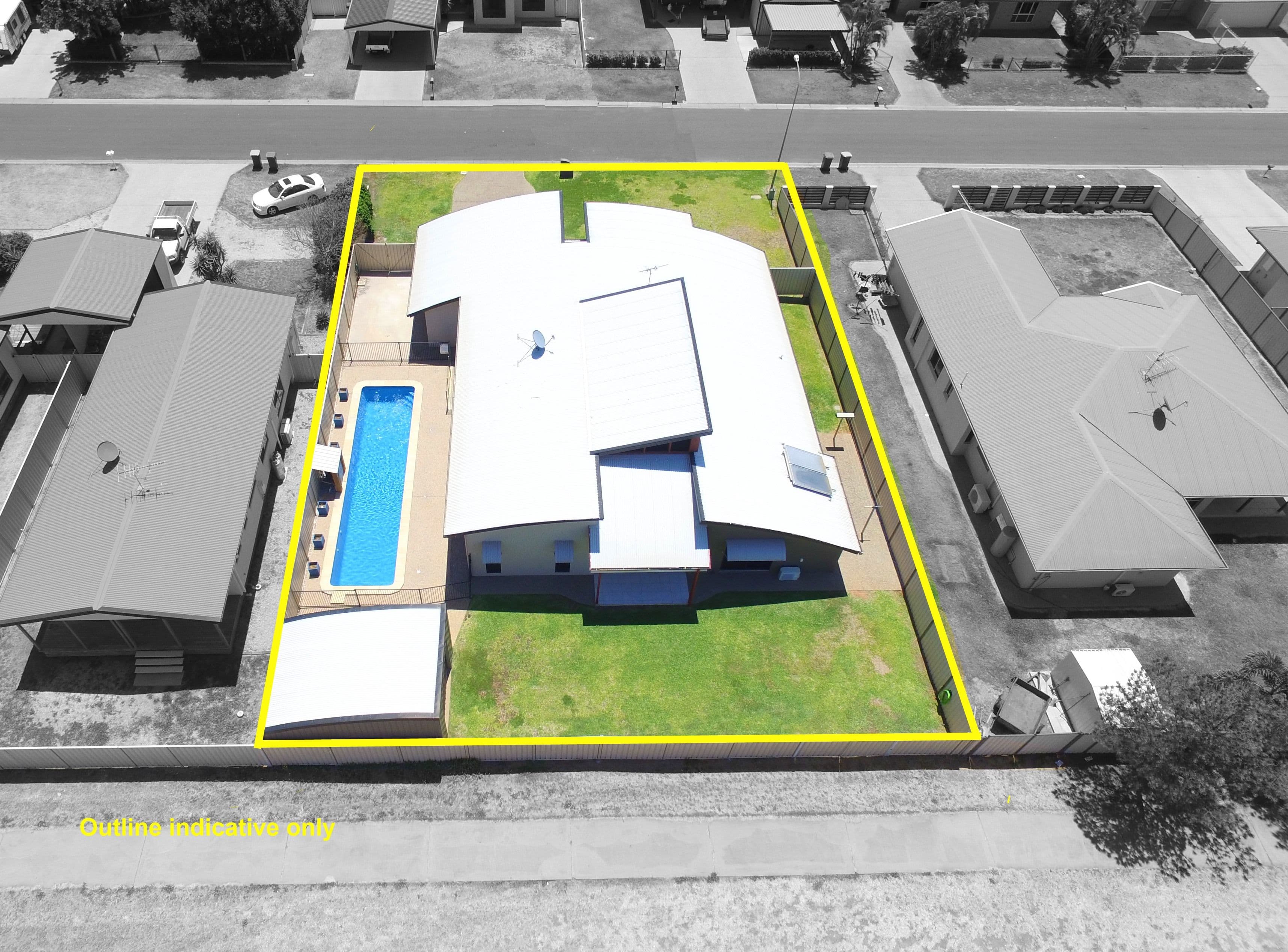 21 Callaghan Street, Emerald QLD 4720, Emerald - Thumbnail 2