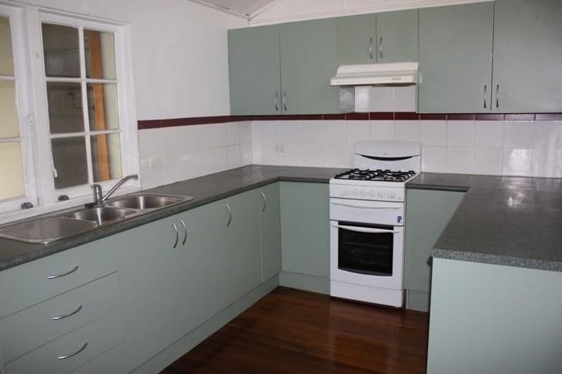 32 Roslyn Avenue, Islington - Thumbnail 2