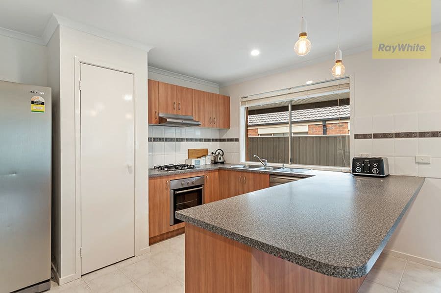 11 Tusmore Rise, Craigieburn VIC 3064, Craigieburn - Thumbnail 4