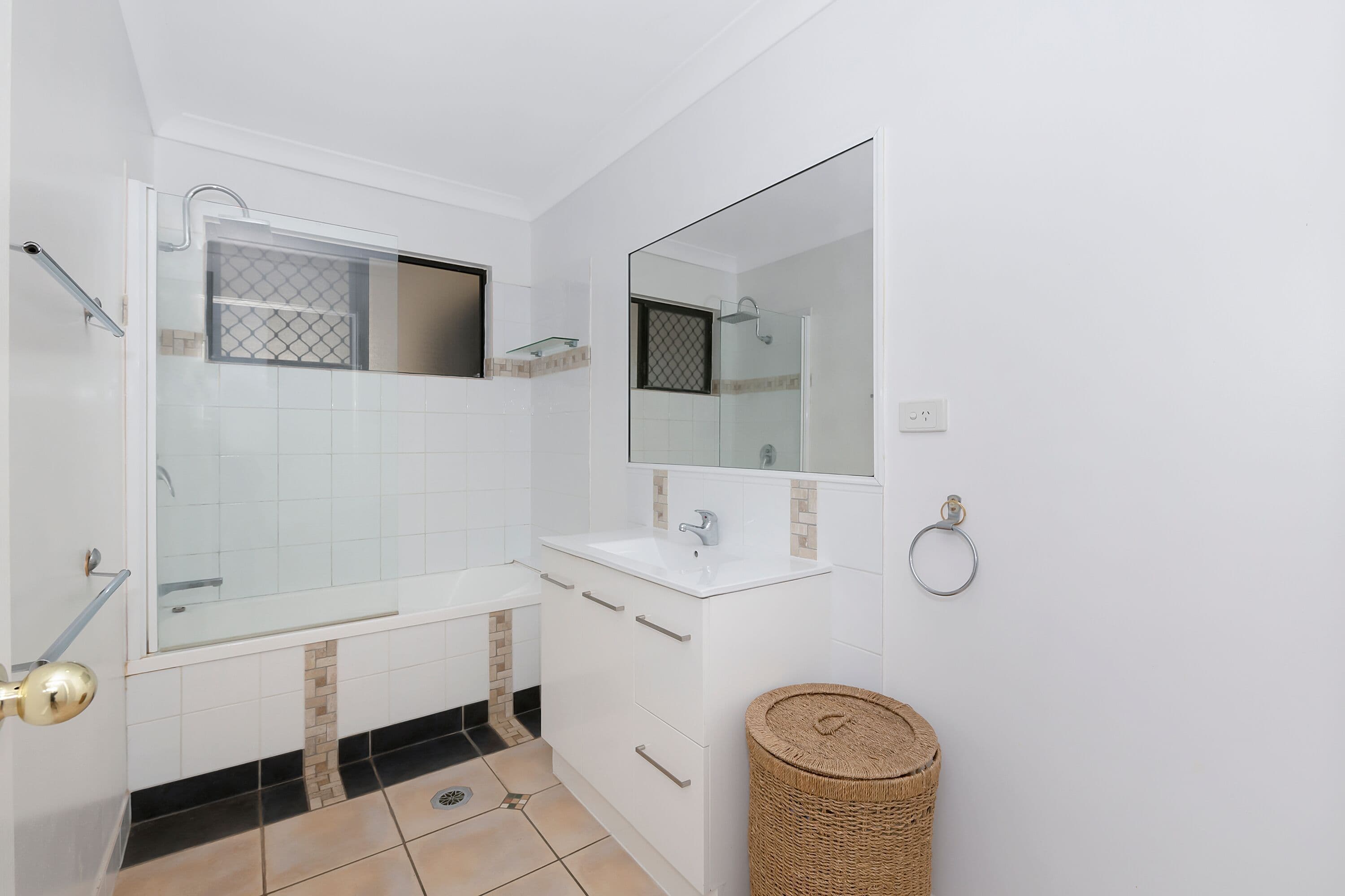 52 Greenwood Drive, Kirwan QLD 4817, Kirwan - Thumbnail 8