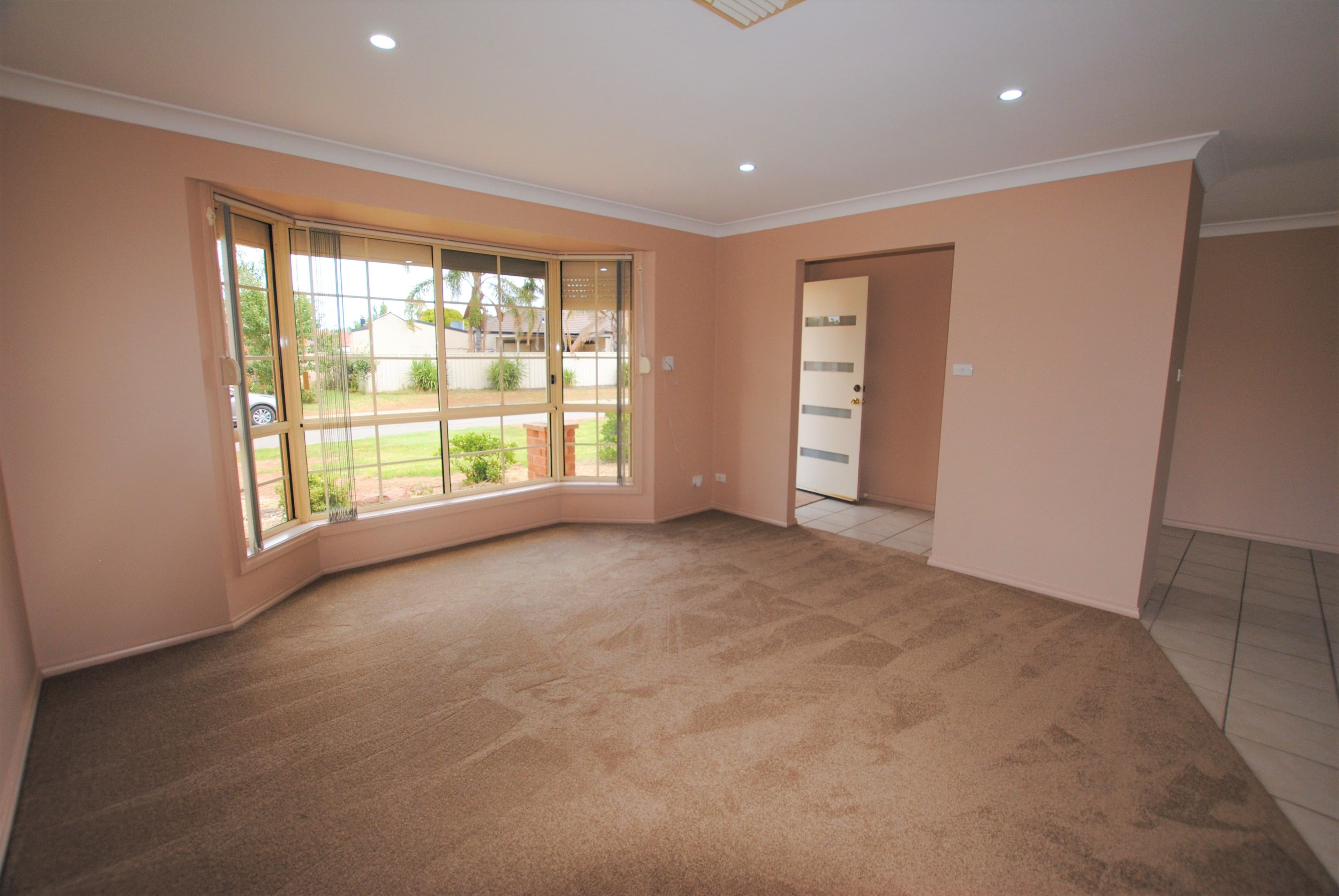 17 Mandalay Drive, Griffith - Thumbnail 2