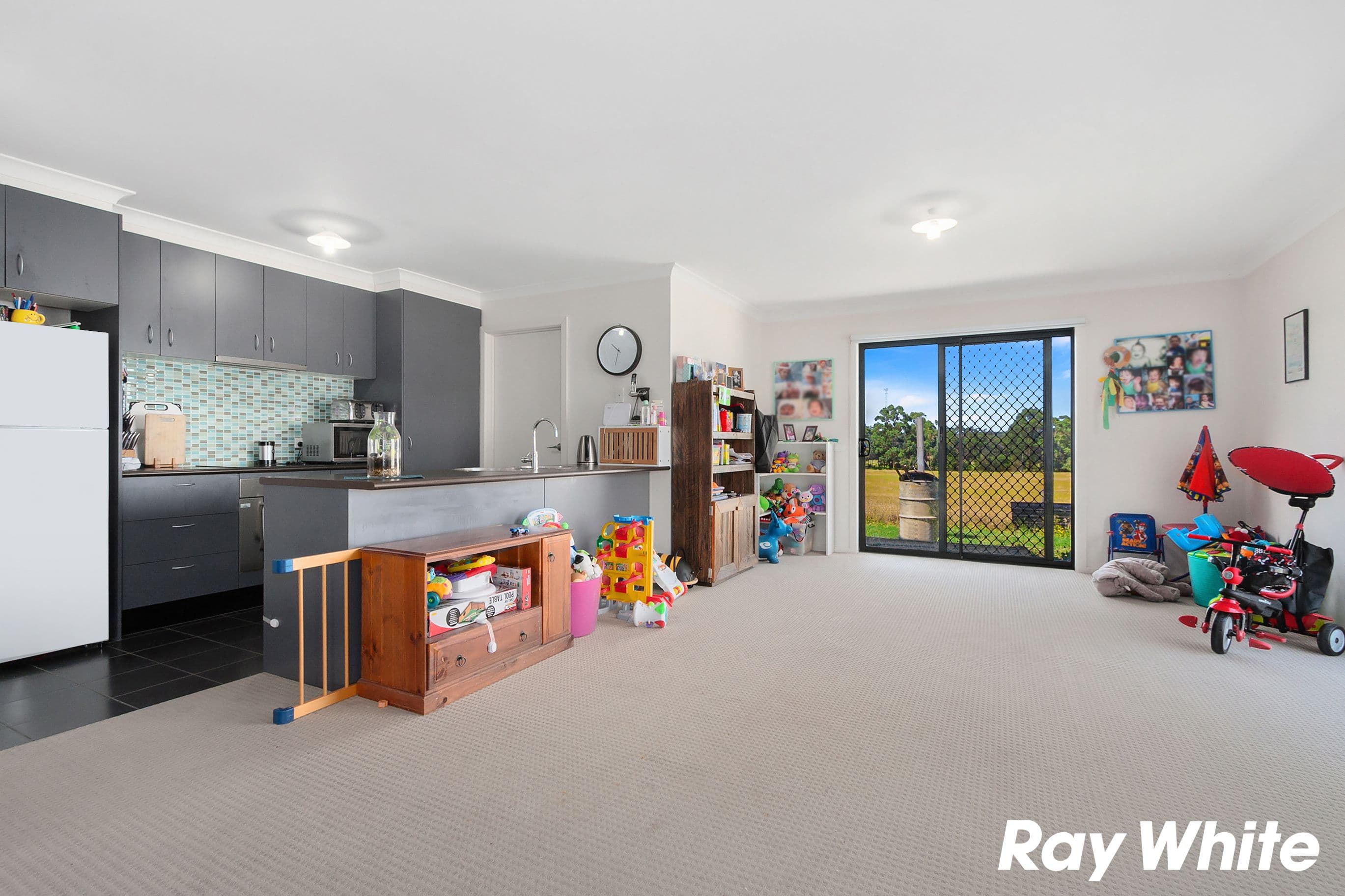31 Springwater Drive, Drouin VIC 3818, Drouin - Thumbnail 3
