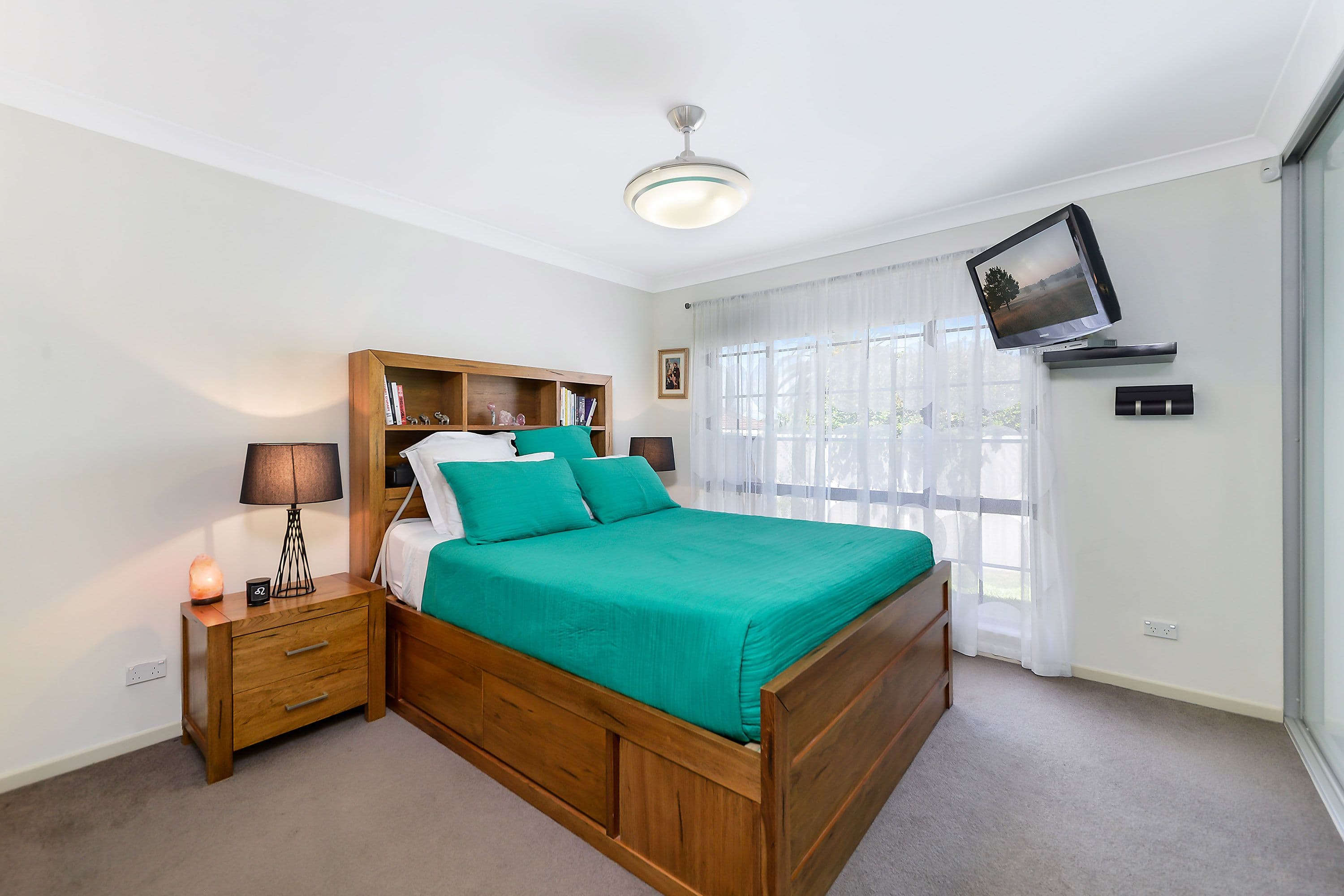 22 Endeavour Road, Georges Hall - Thumbnail 5