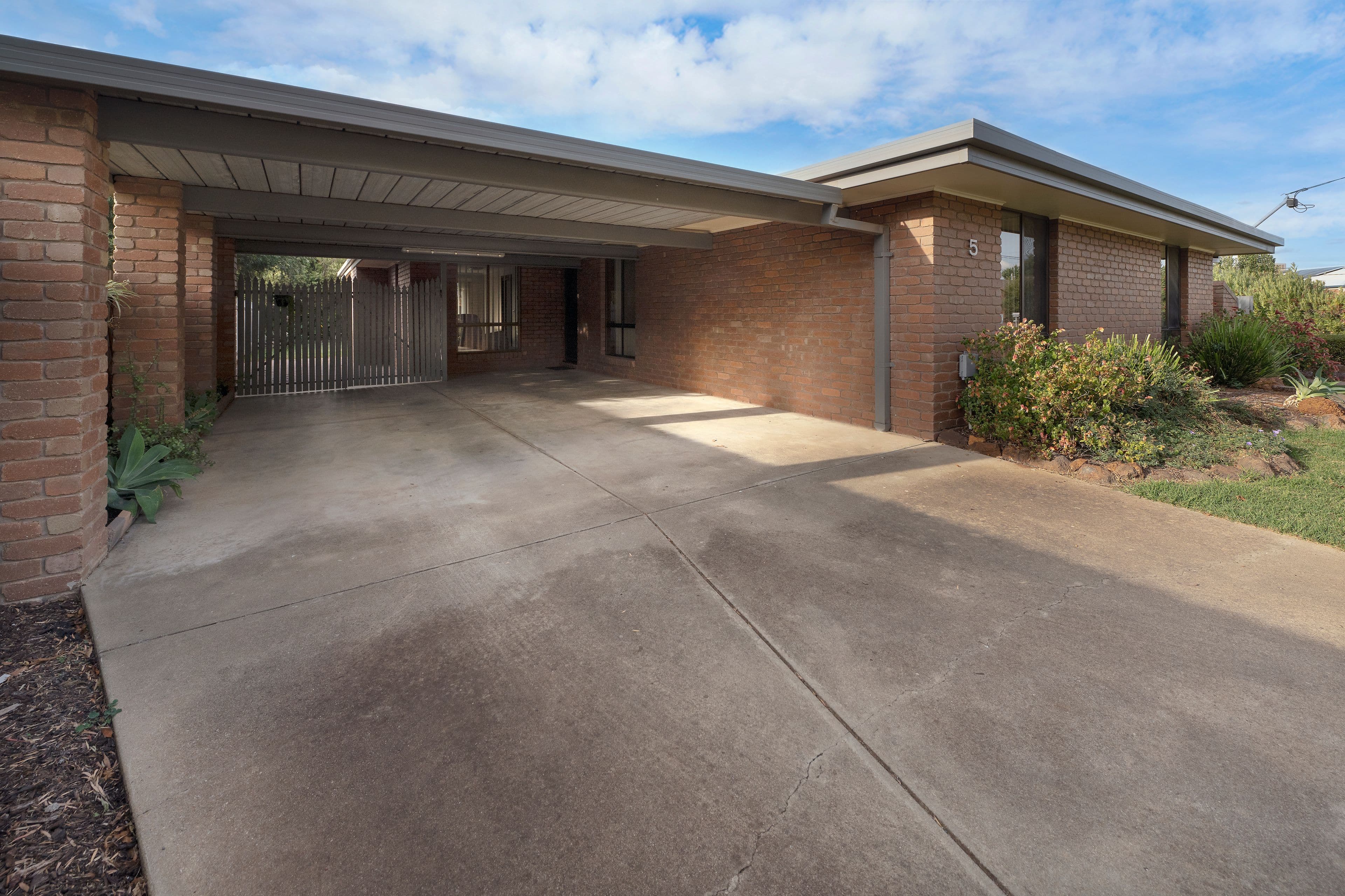 5 Wilkins Grove, Swan Hill VIC 3585, Swan Hill - Thumbnail 2