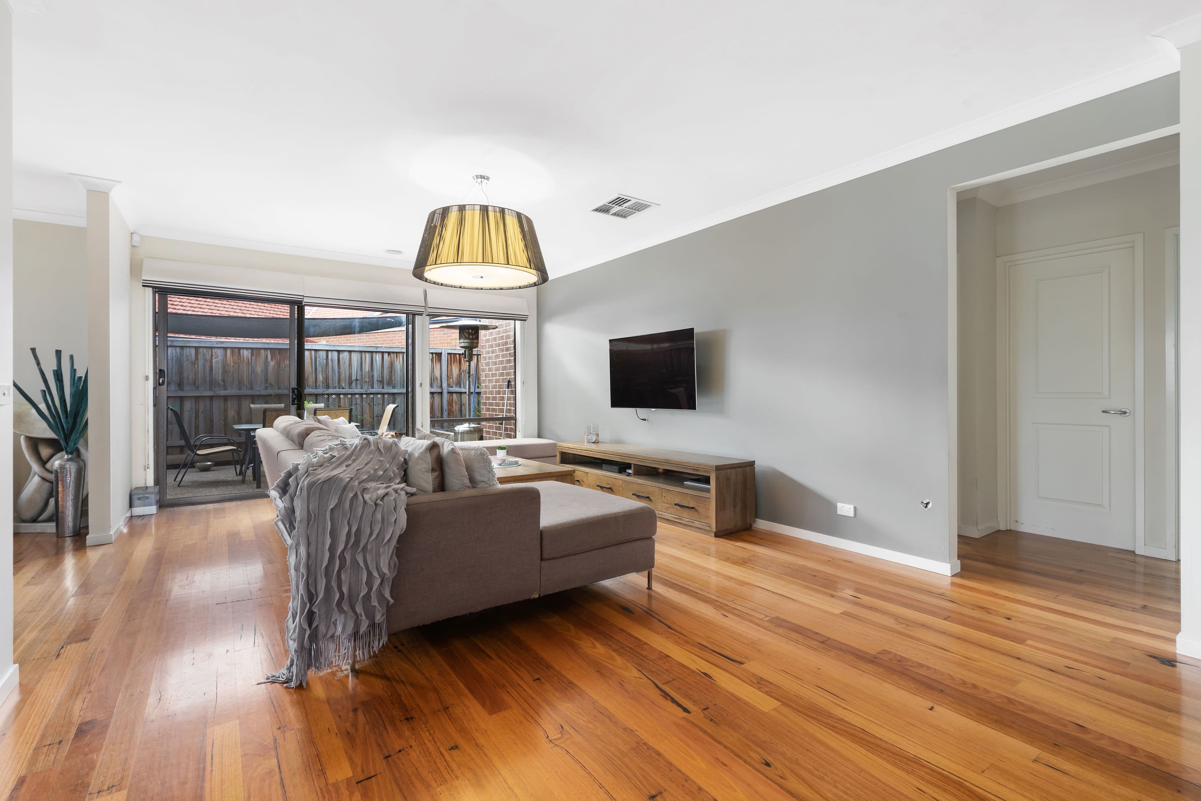 1 Songbird Crescent, South Morang VIC 3752, South Morang - Thumbnail 4