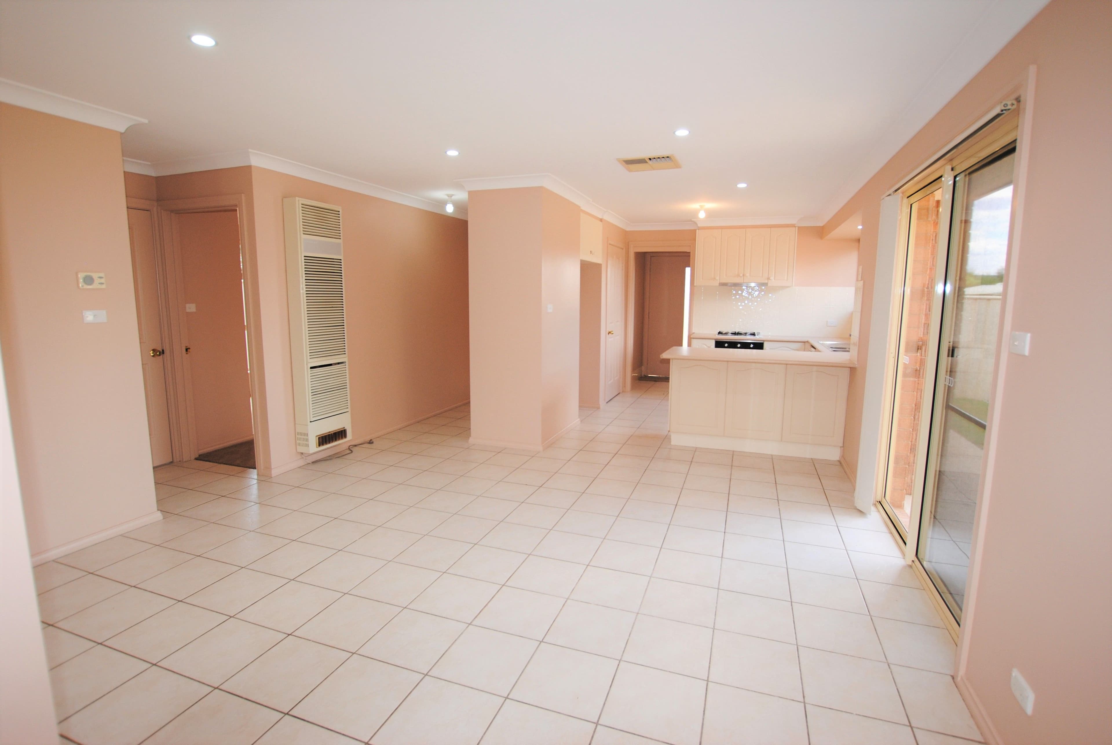 17 Mandalay Drive, Griffith - Thumbnail 4
