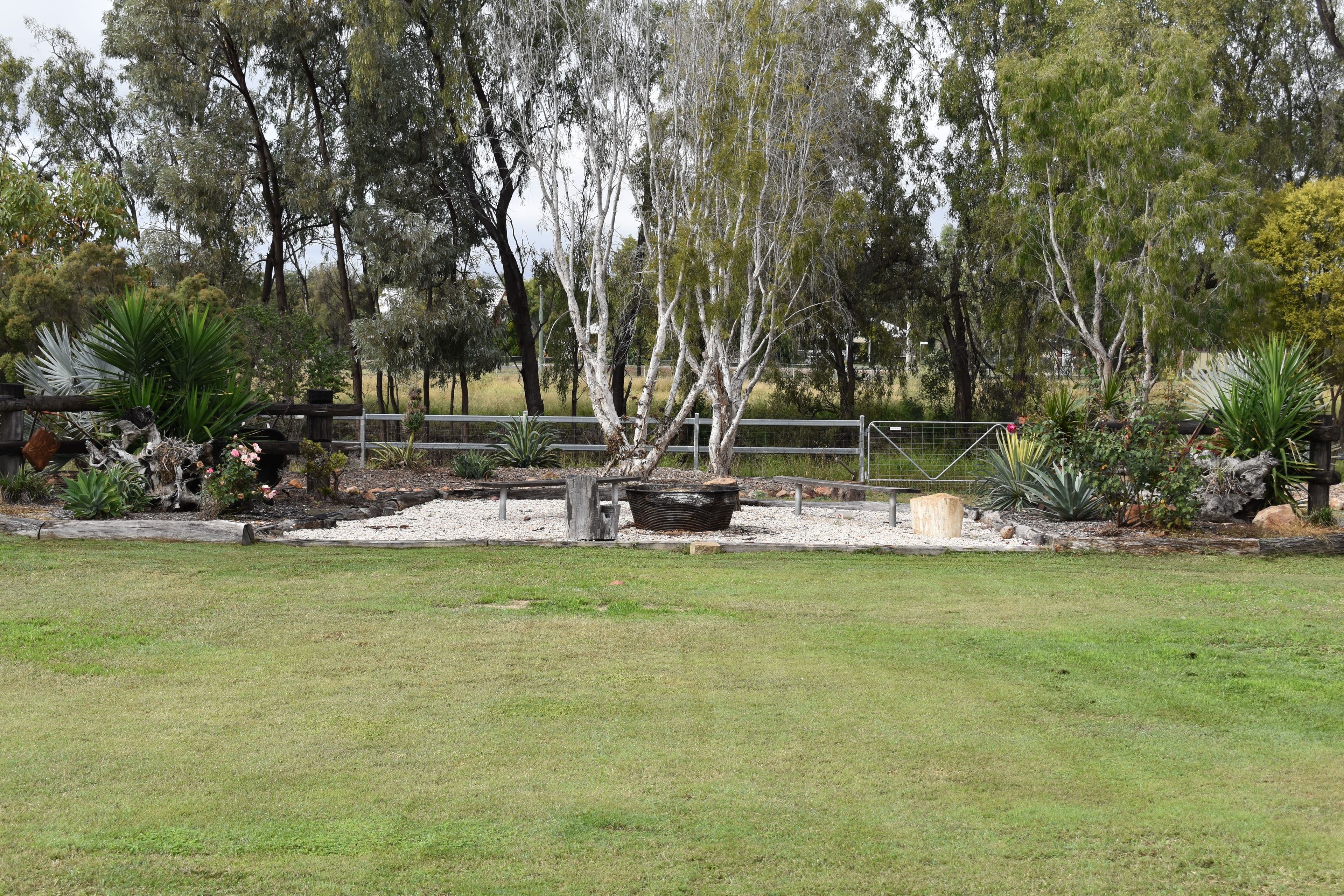 10 Coaker Drive, Emerald QLD 4720, Emerald - Thumbnail 8