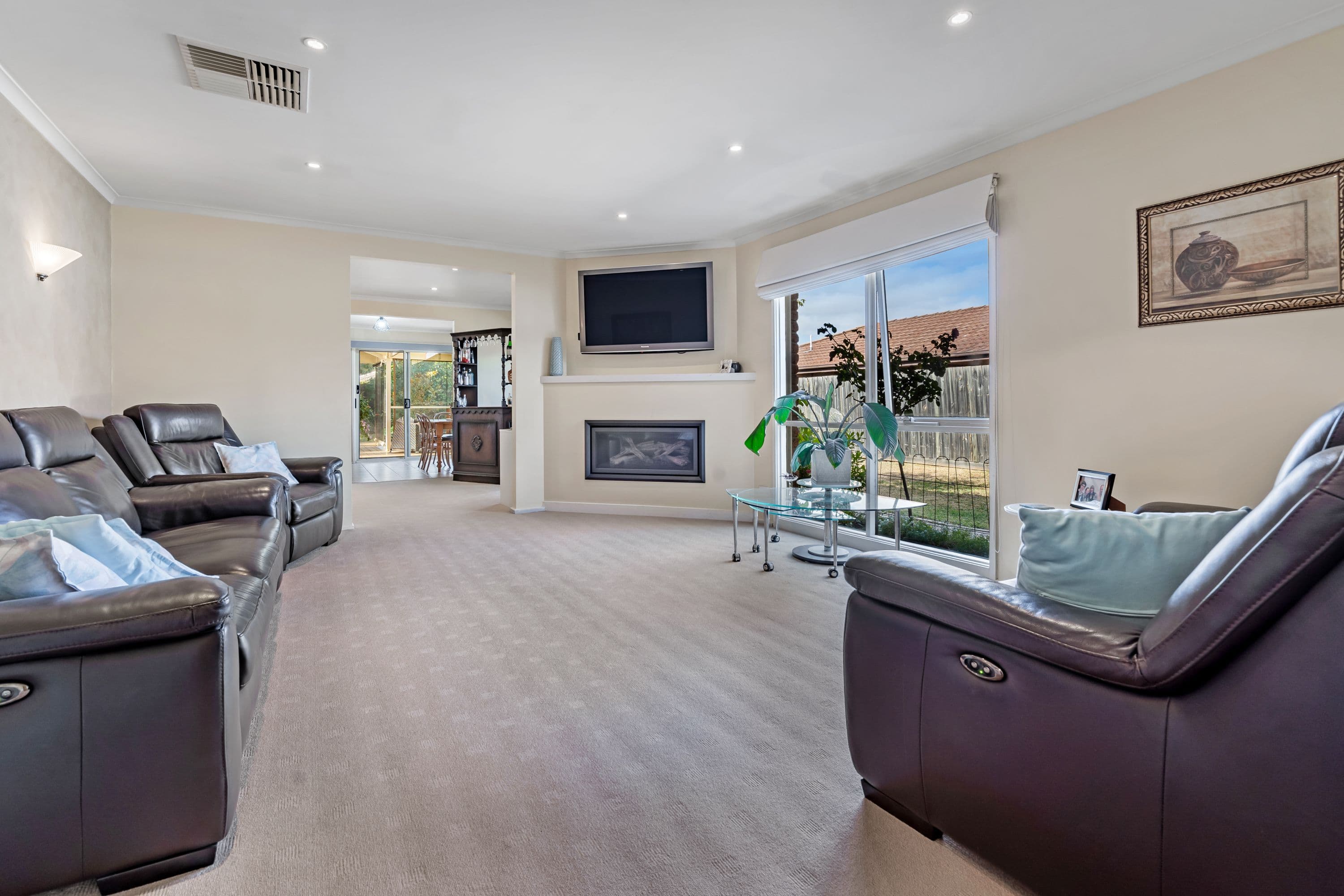 74 Mitford Crescent, Craigieburn VIC 3064, Craigieburn - Thumbnail 4