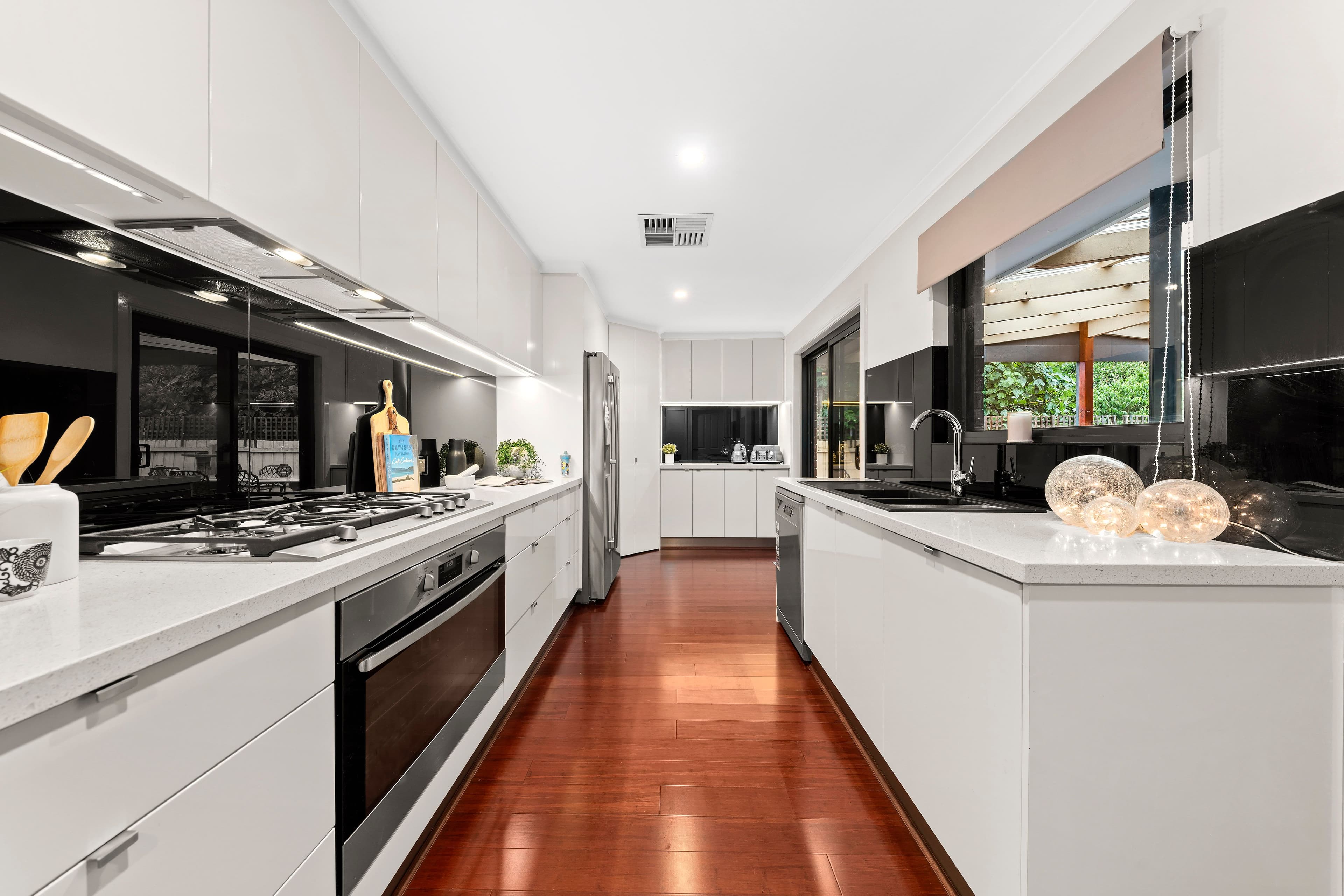 5 Riddell Road, Wantirna South VIC 3152, Wantirna South - Thumbnail 2