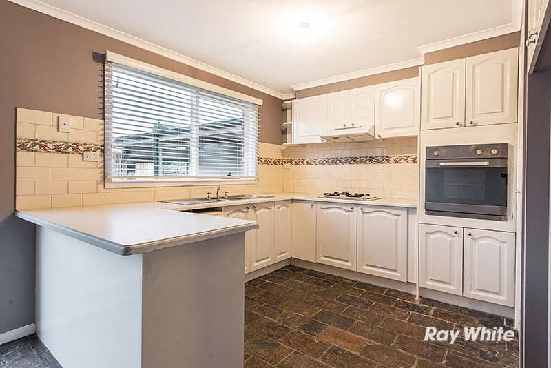 5 Vincent Court, Cranbourne North VIC 3977, Cranbourne North - Thumbnail 2
