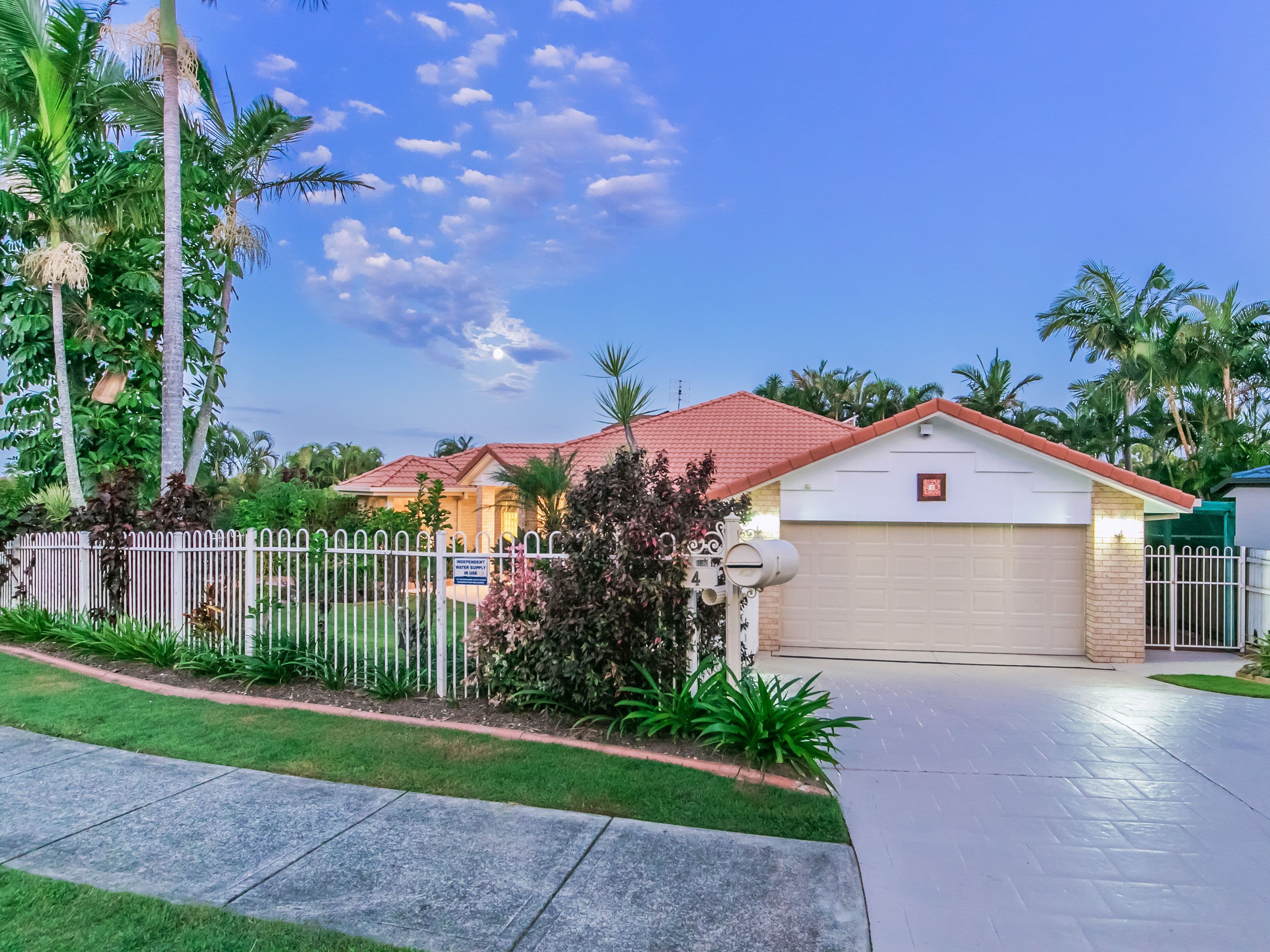 4 Urangan Court, Helensvale QLD 4212, Helensvale - Thumbnail 3